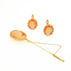 Spilla E Orecchini Con Cameo in Madreperla in Oro Giallo 18k