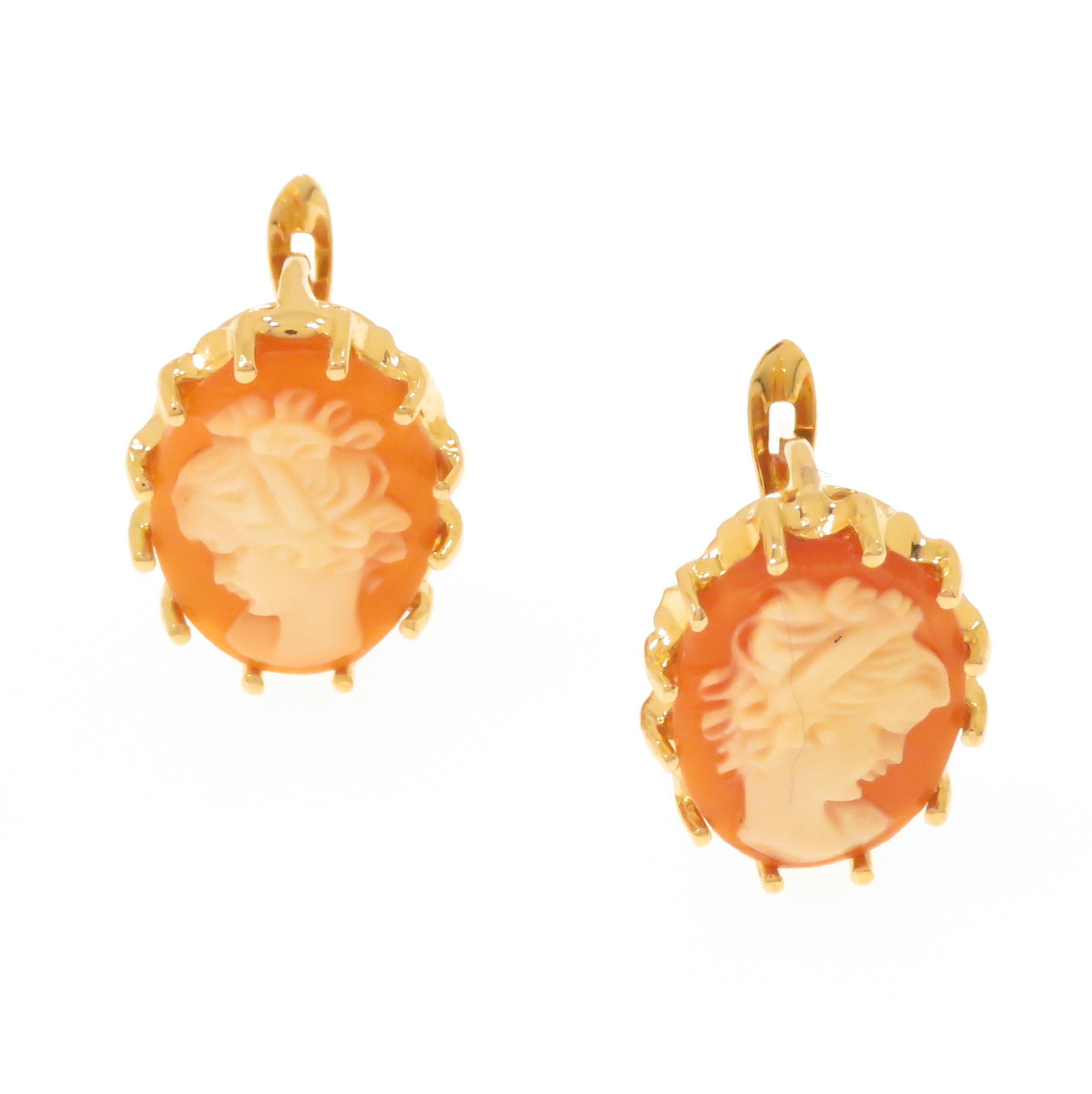 Spilla E Orecchini Con Cameo in Madreperla in Oro Giallo 18k Retro en venta