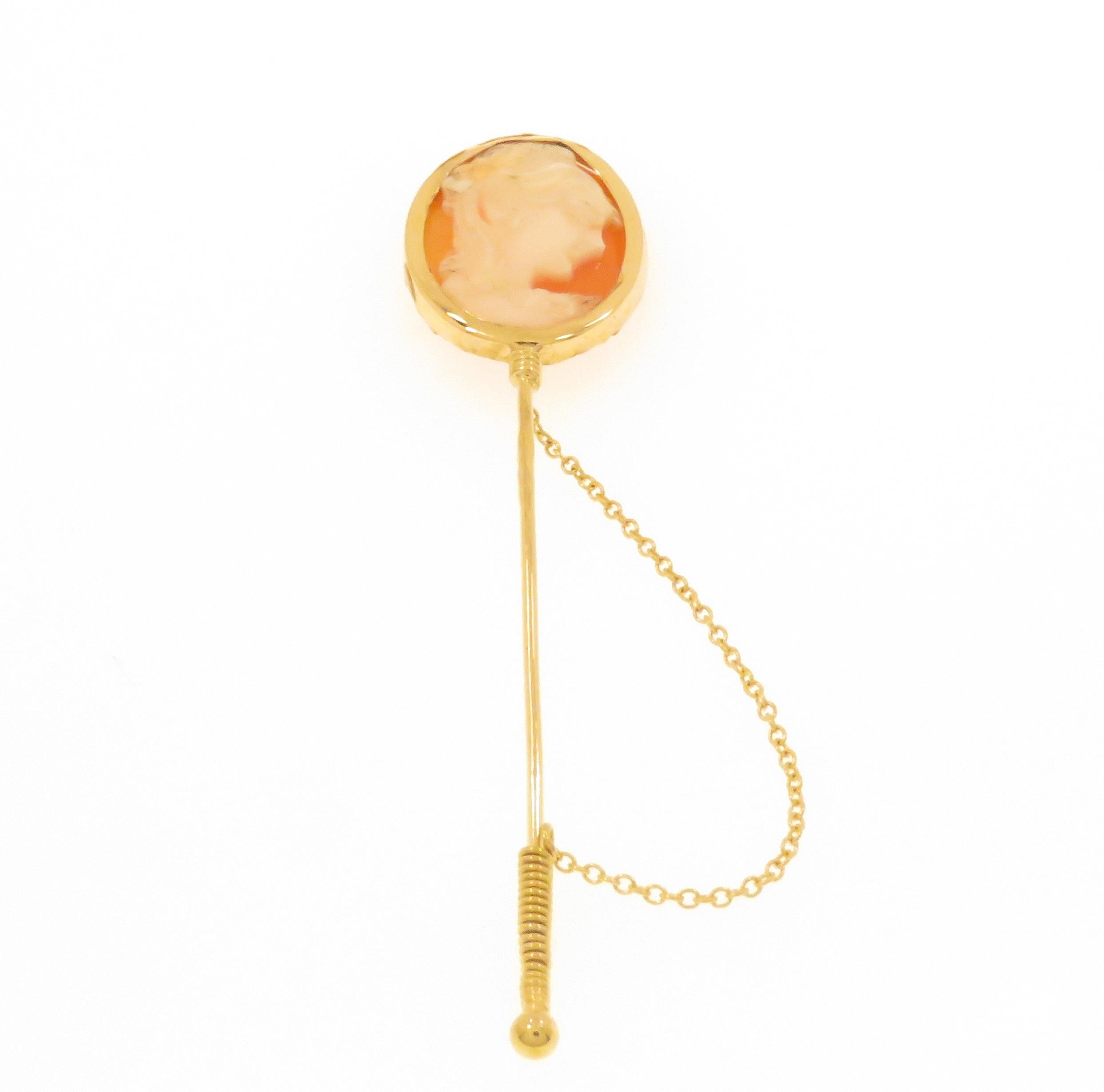 Spilla E Orecchini Con Cameo in Madreperla in Oro Giallo 18k Corte oval en venta