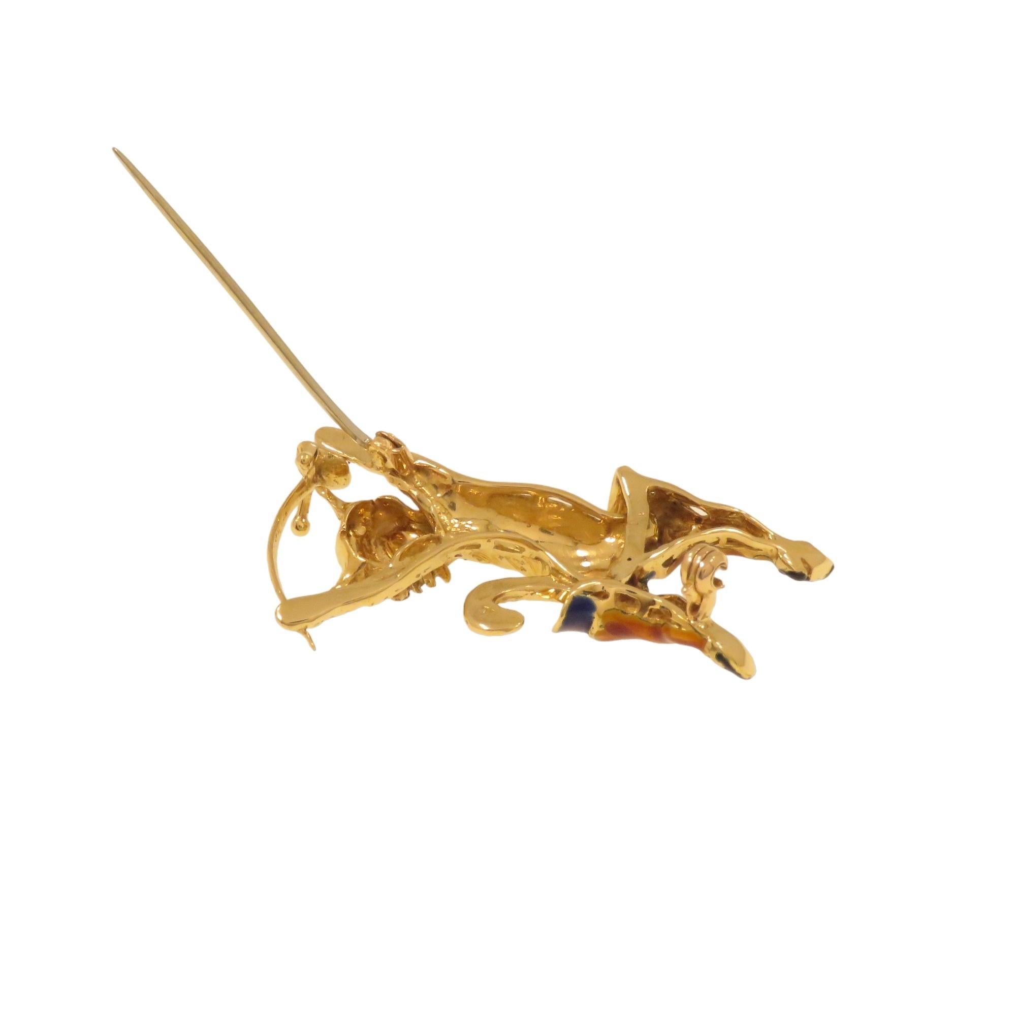 Gold and Enamel Puss in Boots Brooch In Good Condition For Sale In Milano, IT
