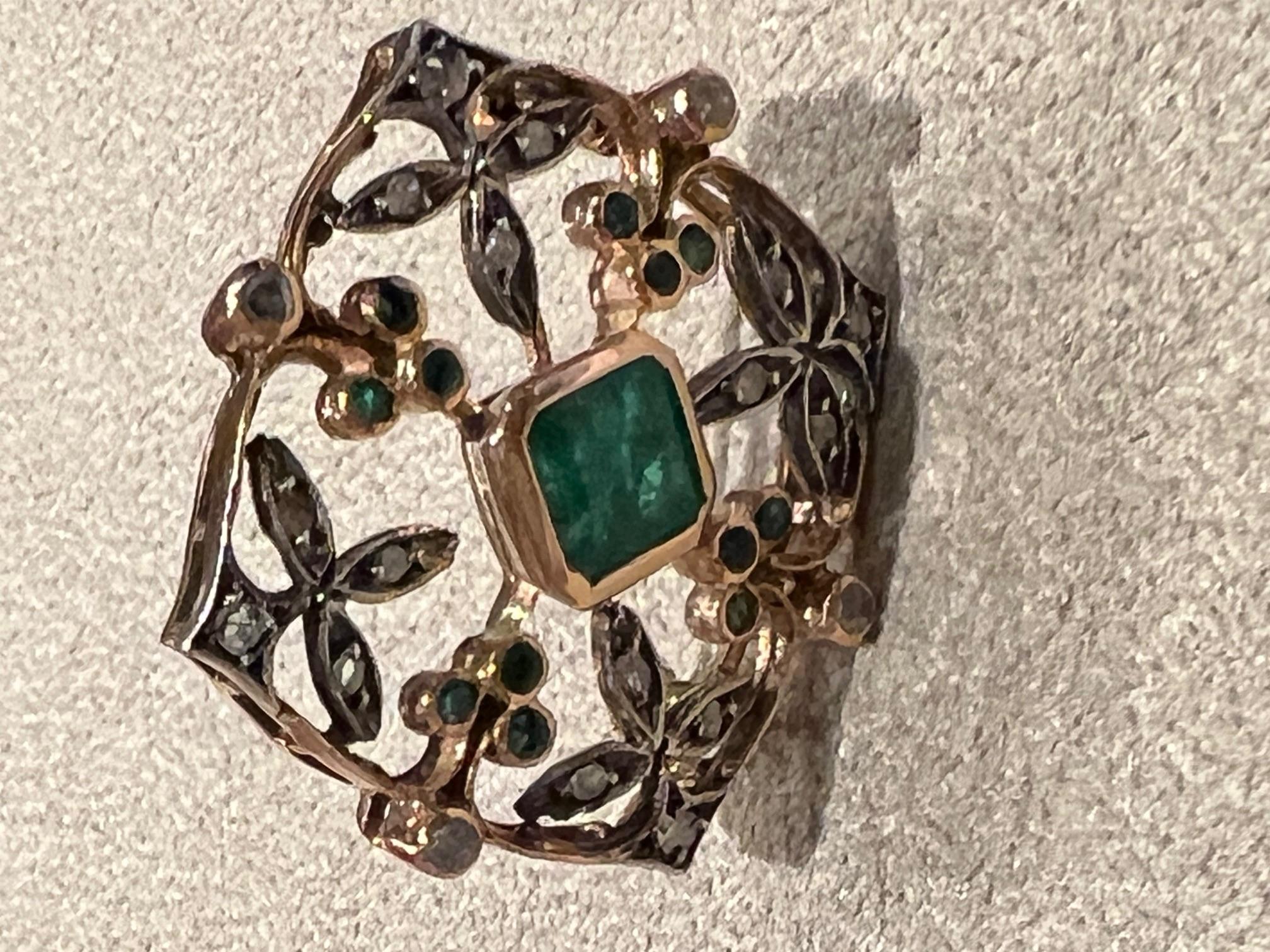 Women's or Men's Gold and silver brooch with emeralds and diamonds For Sale