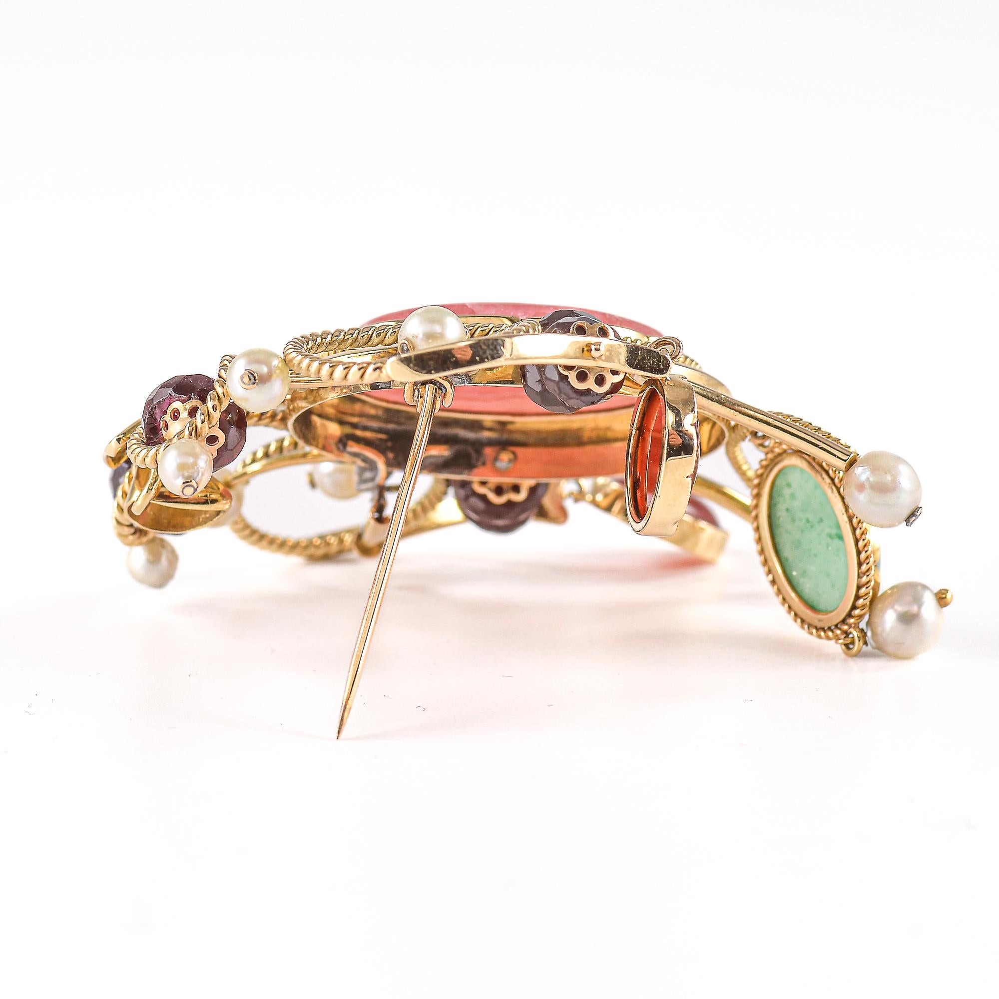 Art Nouveau Spilla in oro giallo 18k con Perle, Rodocrosite, Corniole, Avventurina e Granati in vendita