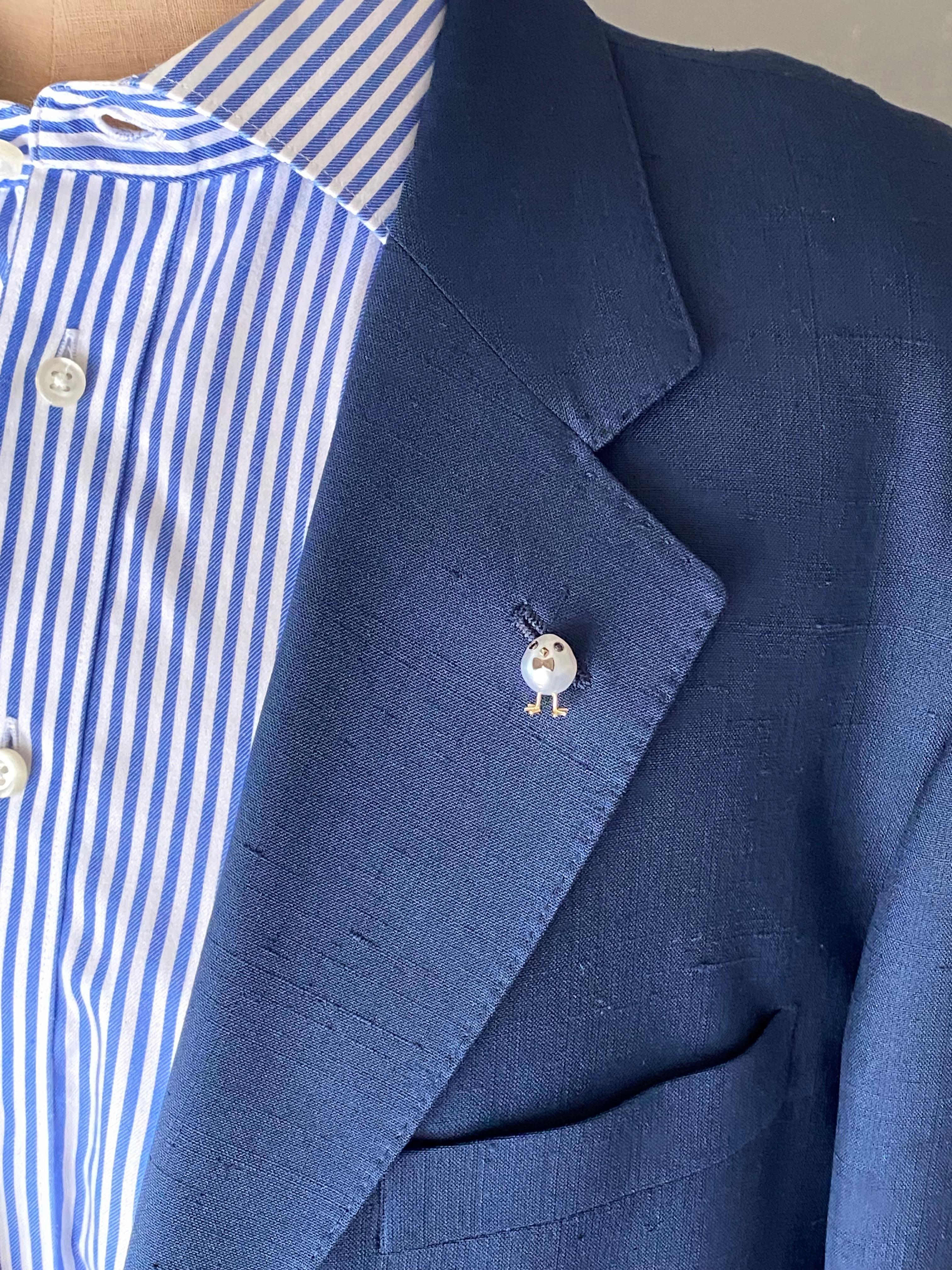 Spilla pulcino con papillon in oro 18Kt perla australiana e diamanti neri For Sale 2