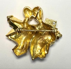 Broche sculpturale signée Giorgio De Chirico en or 18kt