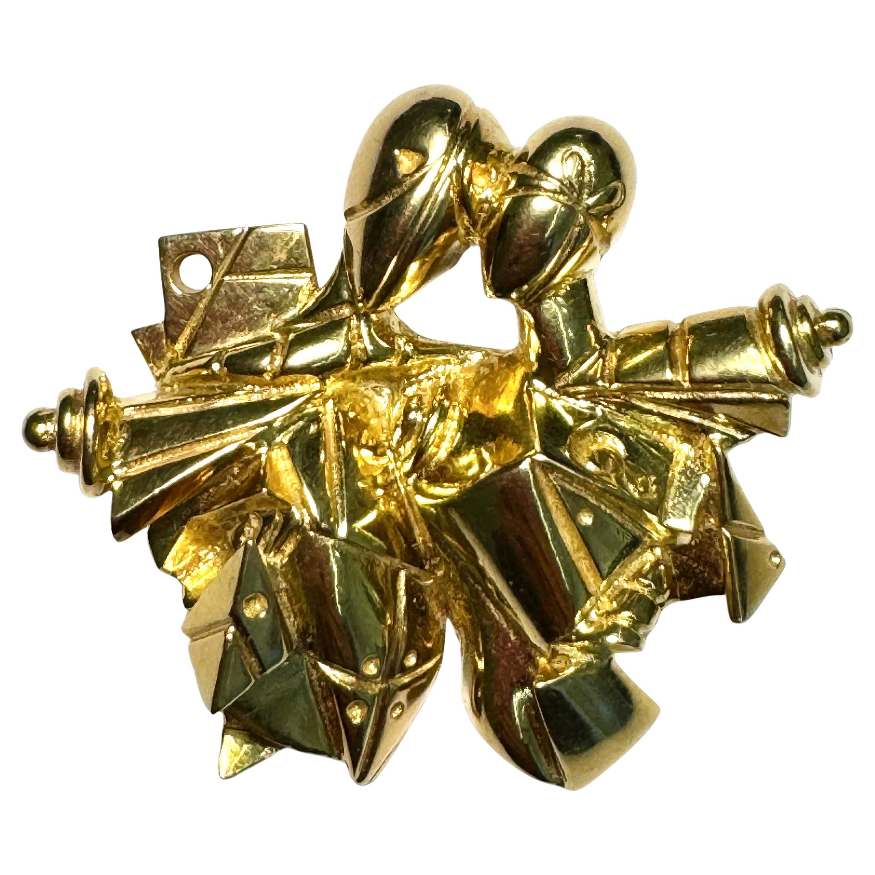 Broche sculpturale signée Giorgio De Chirico en or 18kt