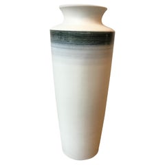 Spin Ceramics Vase mit blauen und weißen Streifen