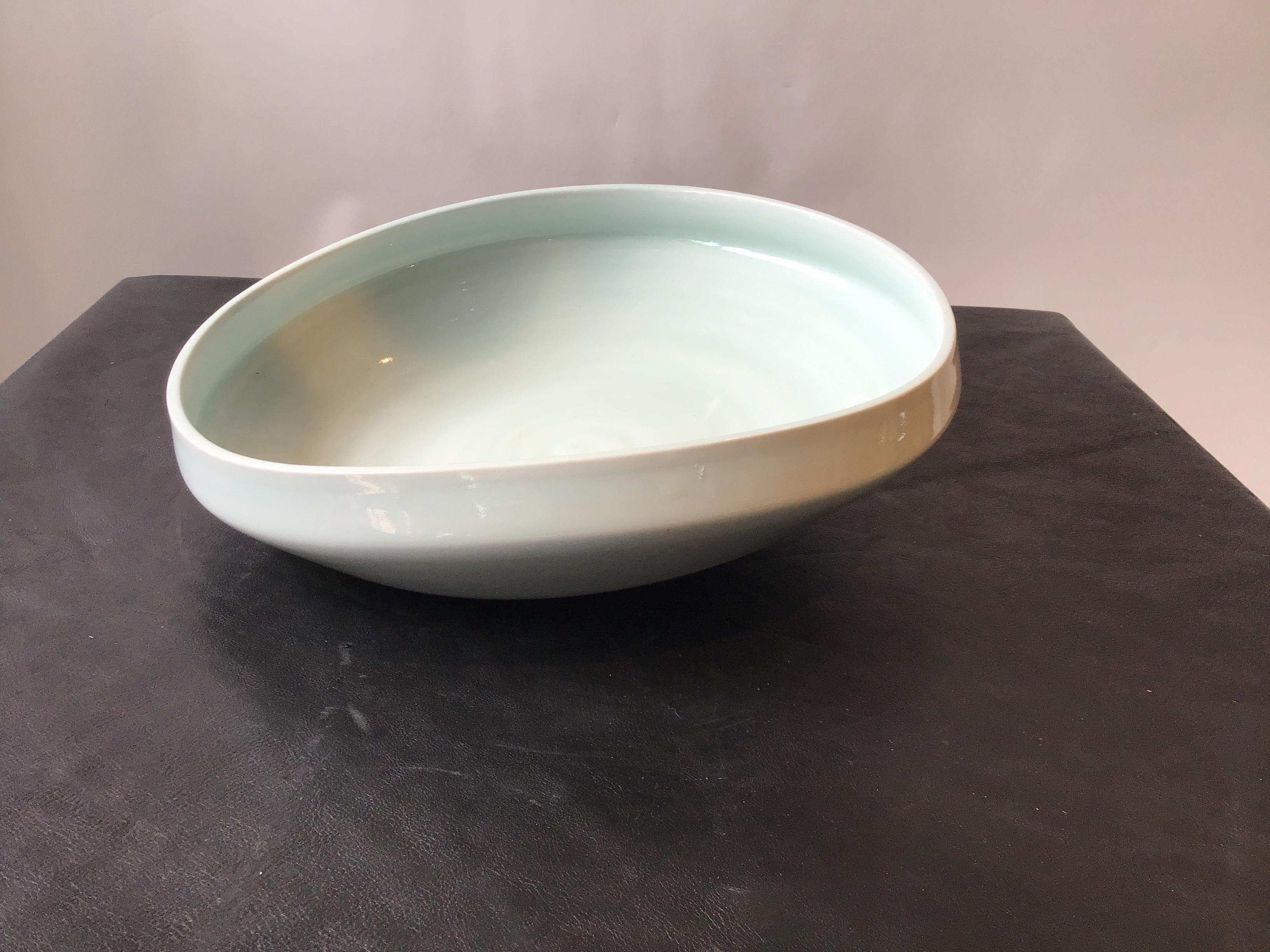 Spin ceramics bowl. New.