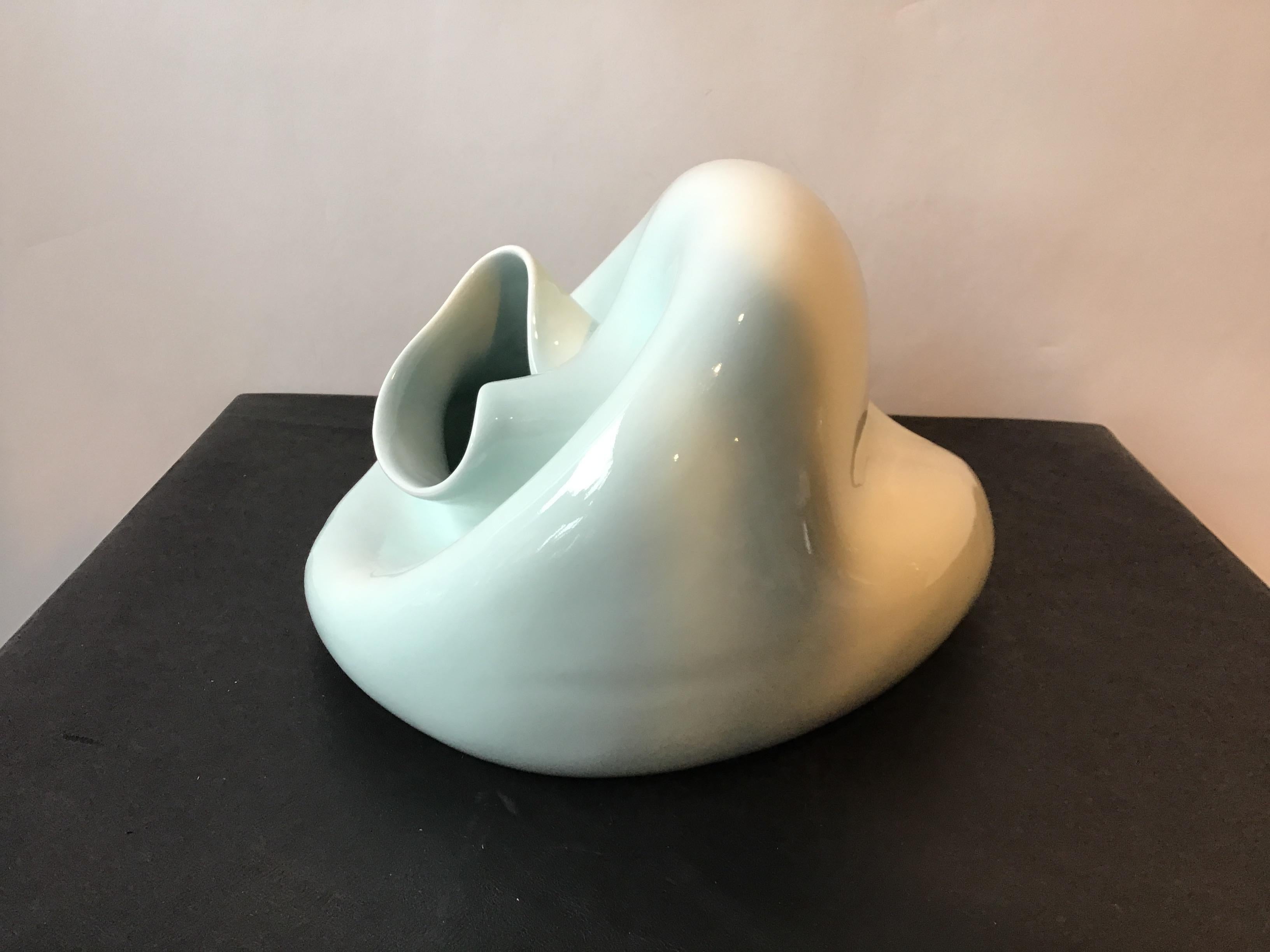 XXIe siècle et contemporain Vase écrasé en céramique Spin en vente