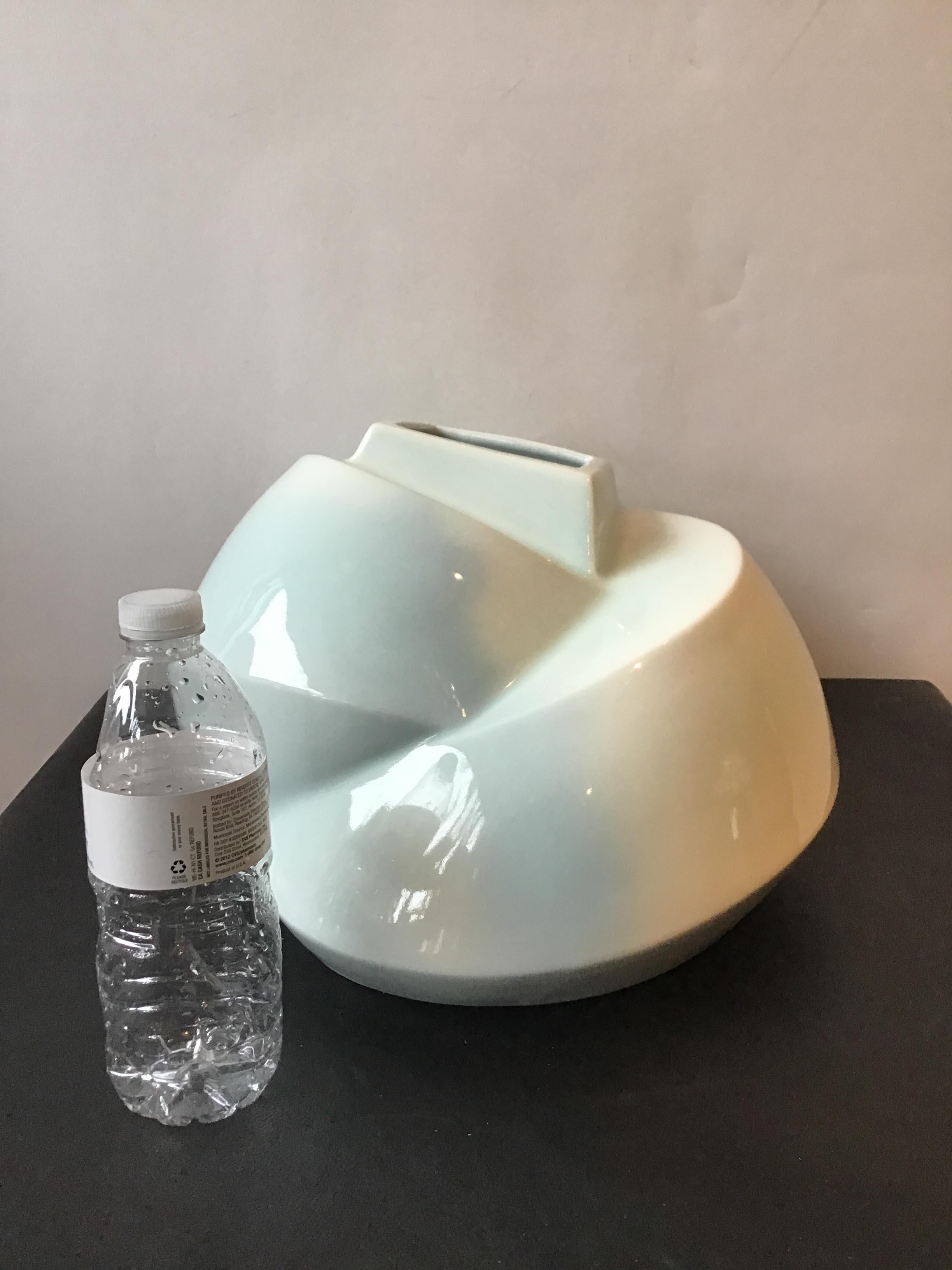 Spin Ceramics Diamond Top Vase In Good Condition For Sale In Tarrytown, NY