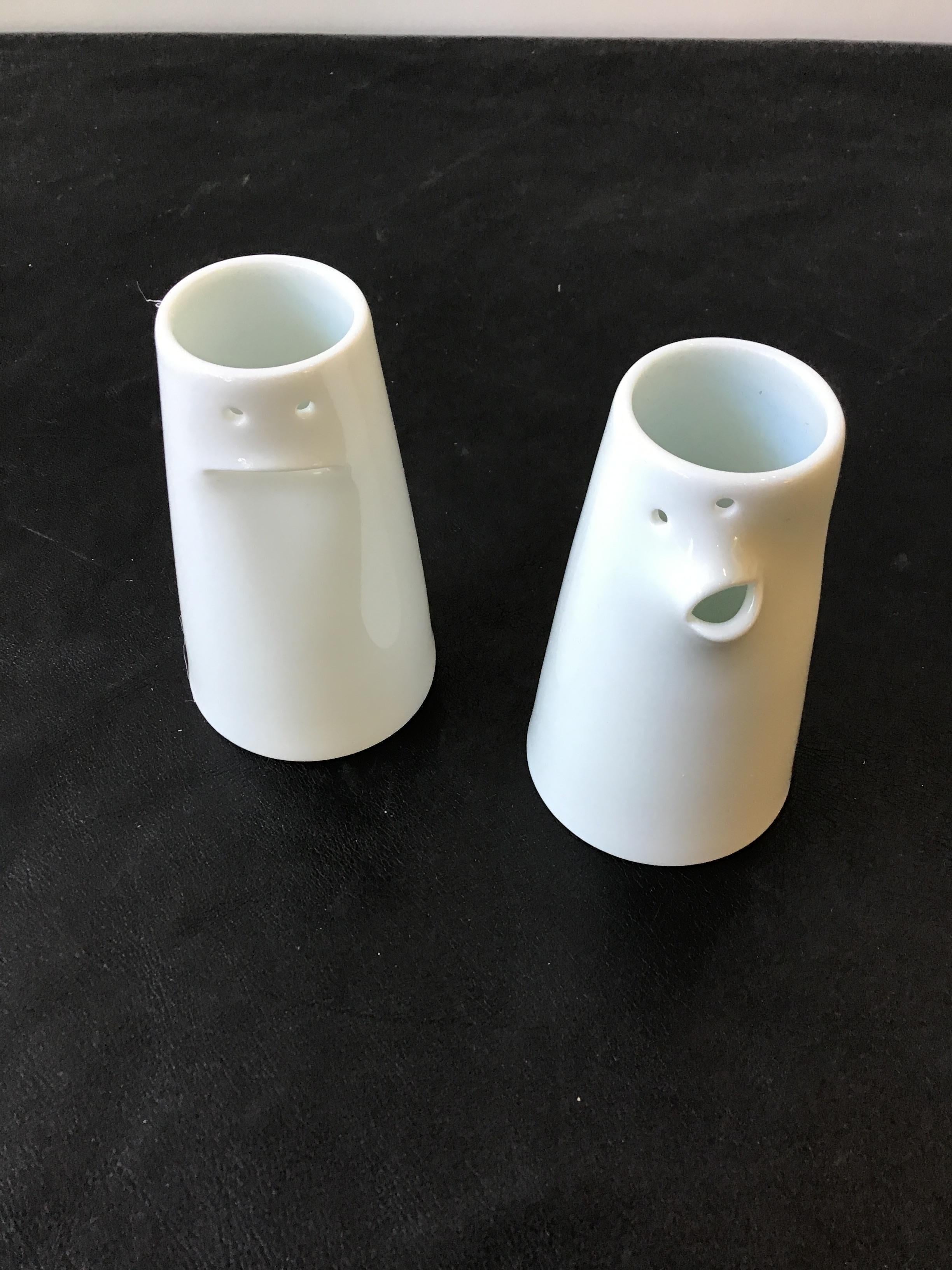 Porcelaine Vases à bourgeons heureux en porcelaine de Jingdezhen de Spin Ceramics par Tong Wei:: lot de 9
