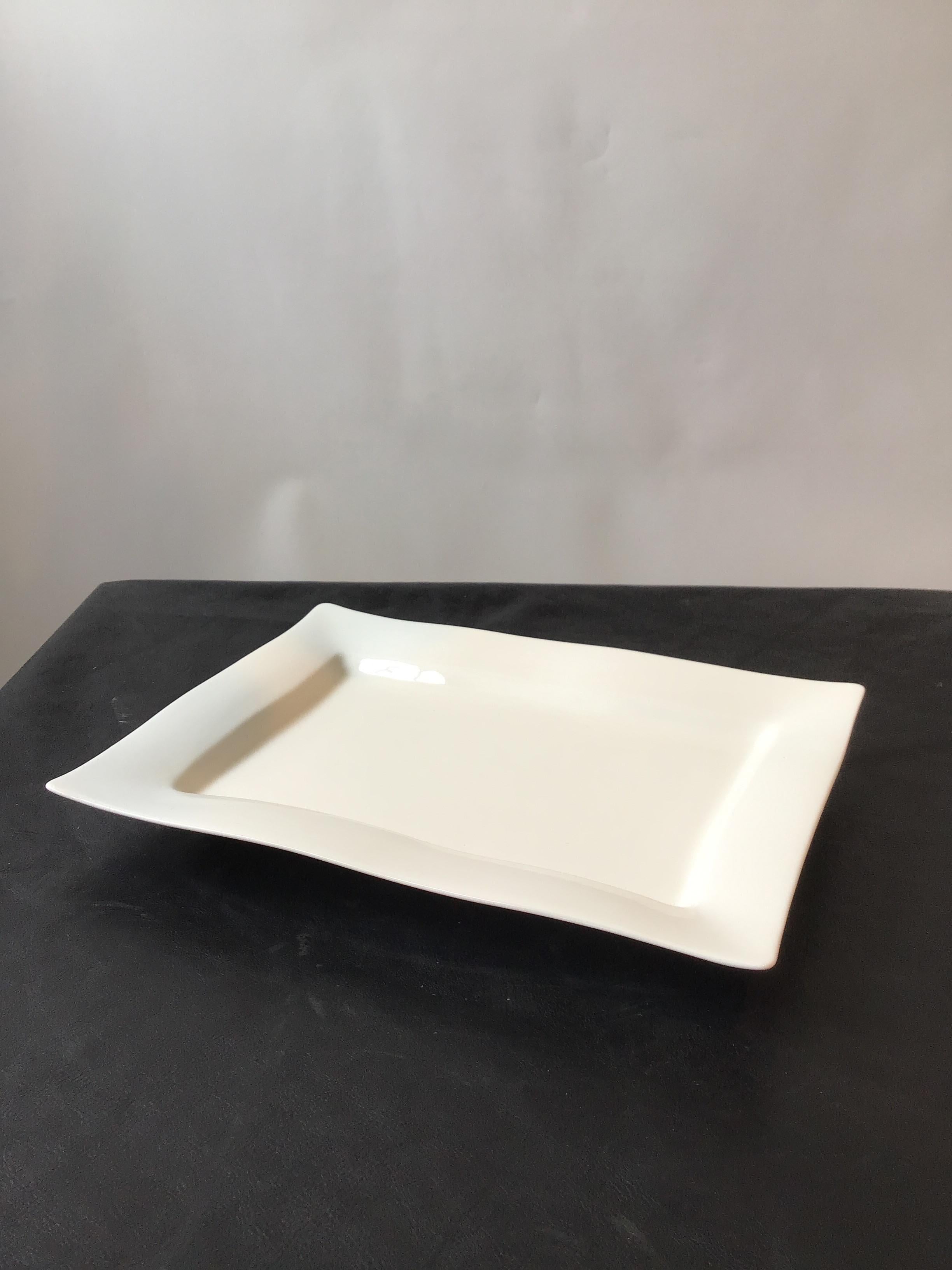 Spin Ceramics Serving Plate In Good Condition For Sale In Tarrytown, NY