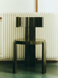 "Spina" chair in olive green lacquered beech