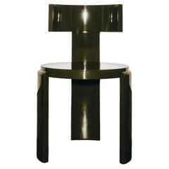 Silla "Spina" de haya lacada en verde oliva