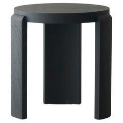 Tabouret "Spina" en chêne massif teinté noir