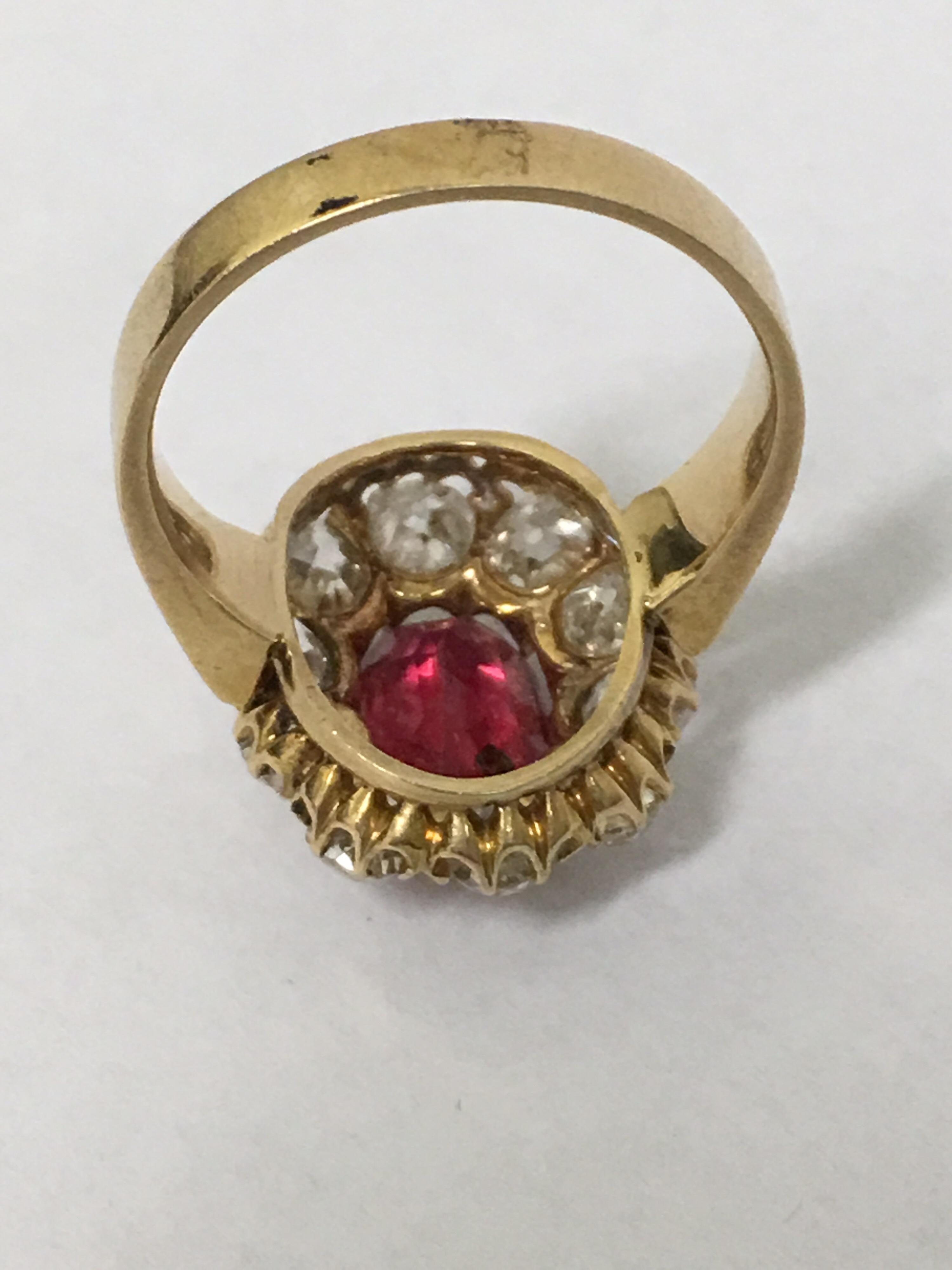 Spinal and Diamonds Antique Ring In Good Condition In Trumbull, CT
