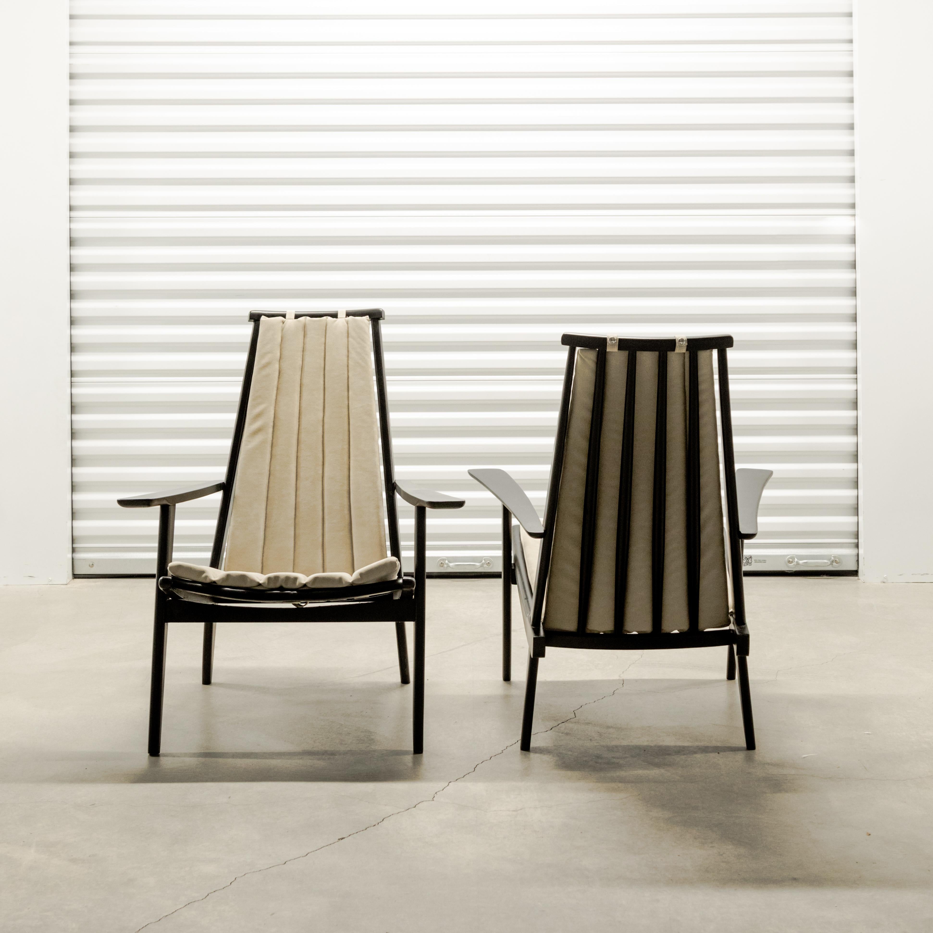Ultrasuede Fauteuils à dossier en fuseau en vente