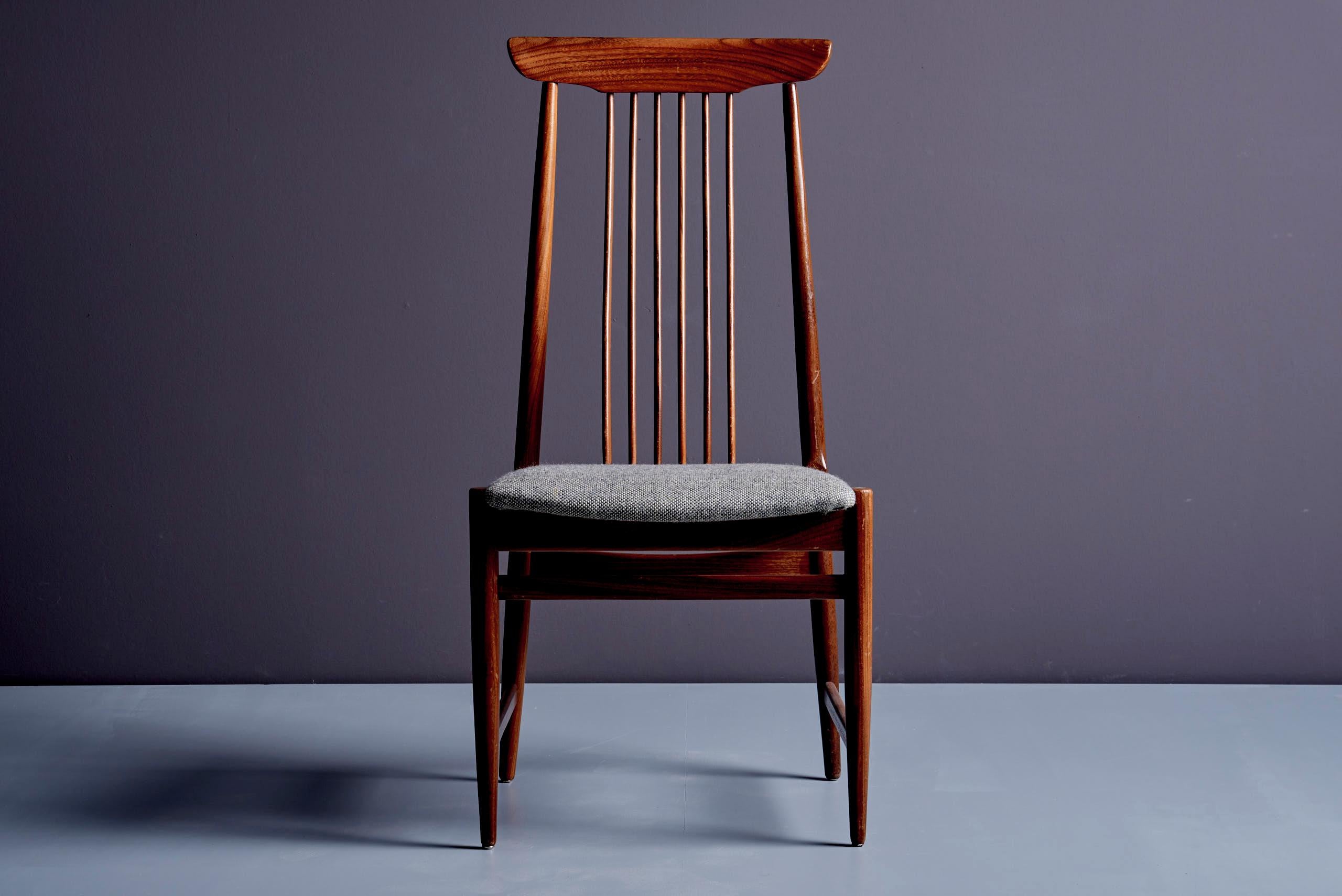 Mid-Century Modern Chaises de salle à manger à dossier en fuseau, Danemark, années 1960 en vente