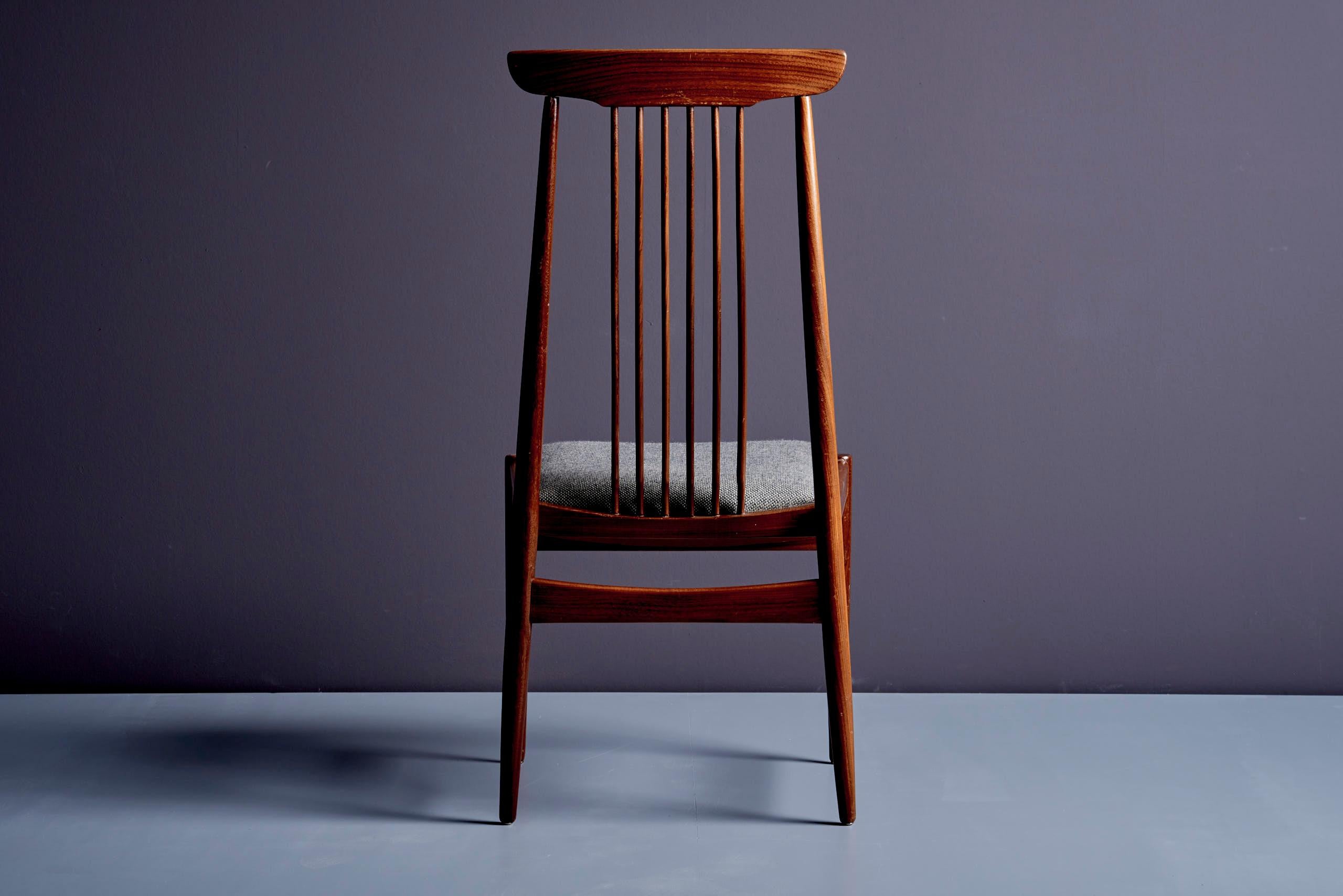 Chaises de salle à manger à dossier en fuseau, Danemark, années 1960 Bon état - En vente à Berlin, DE