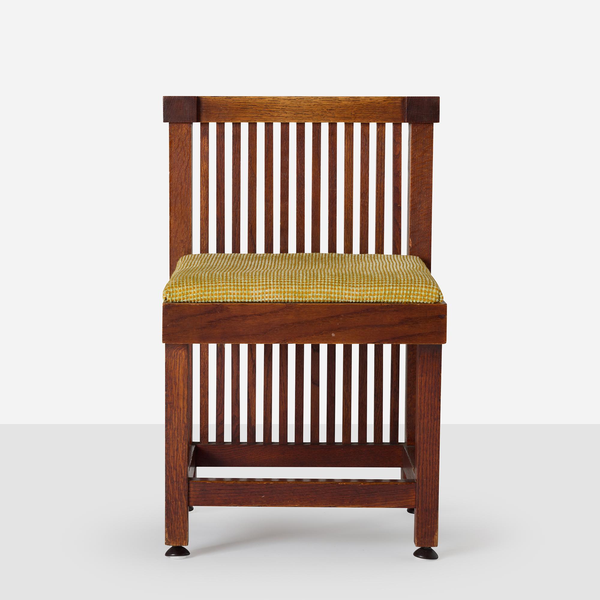 Chaise d'appoint en forme de fuseau pour la bibliothèque Lloyd Wright par Frank Lloyd Wright Bon état - En vente à San Francisco, CA
