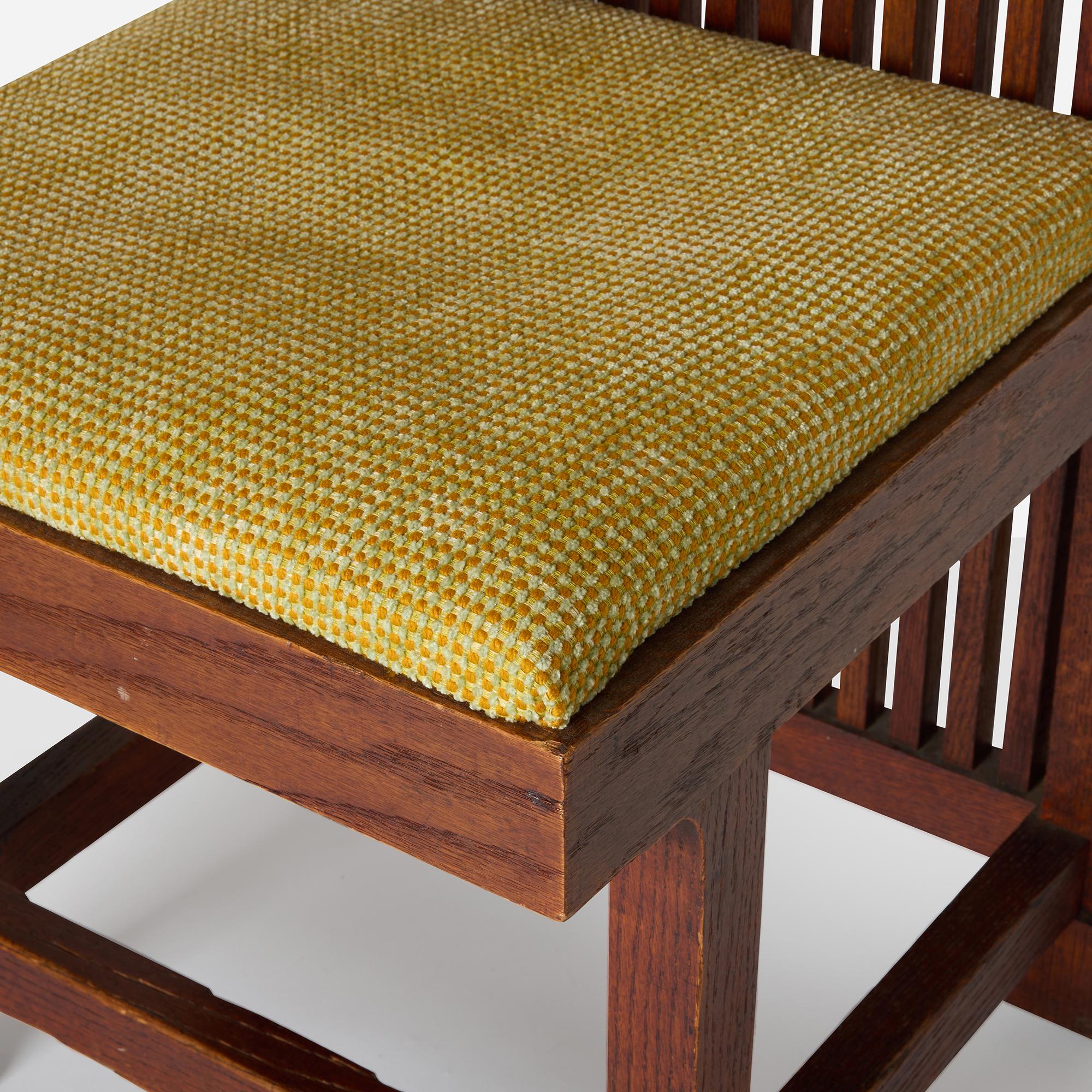 Chaise d'appoint en forme de fuseau pour la bibliothèque Lloyd Wright par Frank Lloyd Wright en vente 3