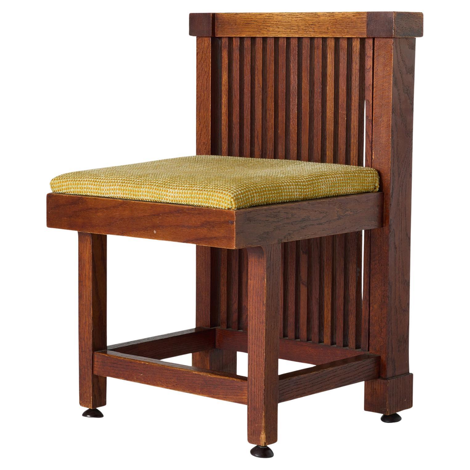 Chaise d'appoint en forme de fuseau pour la bibliothèque Lloyd Wright par Frank Lloyd Wright en vente