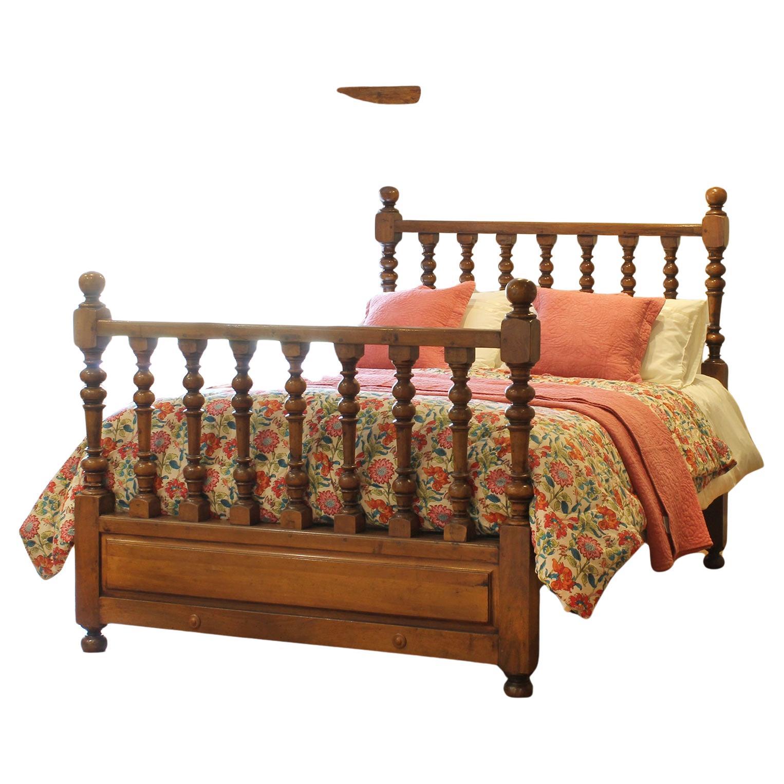 Spindle Wooden Antique Bed, WK190
