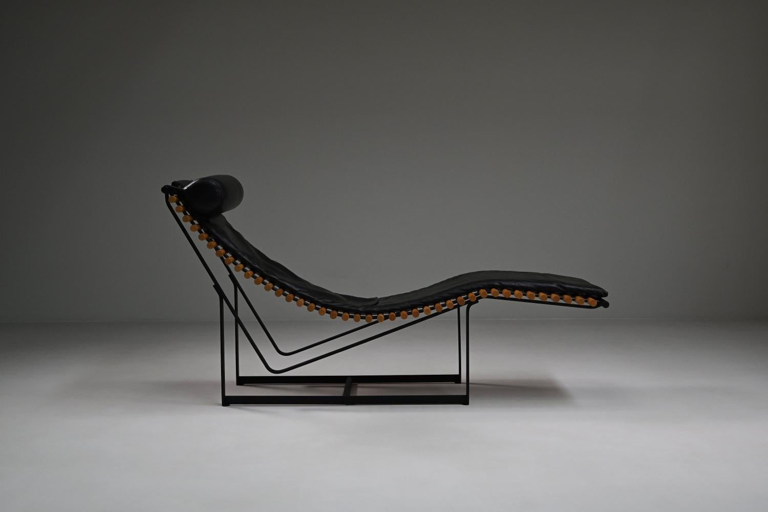 Spine back chaise longue by Peter Strassl, 1970s Germany. (Moderne der Mitte des Jahrhunderts) im Angebot