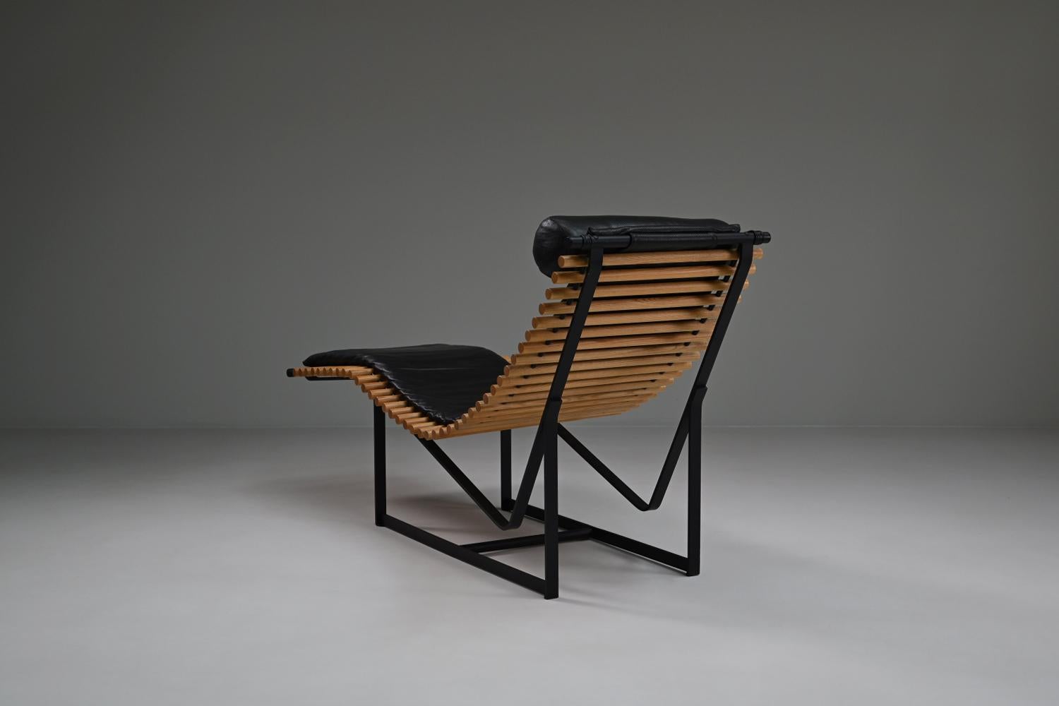 Spine back chaise longue by Peter Strassl, 1970s Germany. (Deutsch) im Angebot
