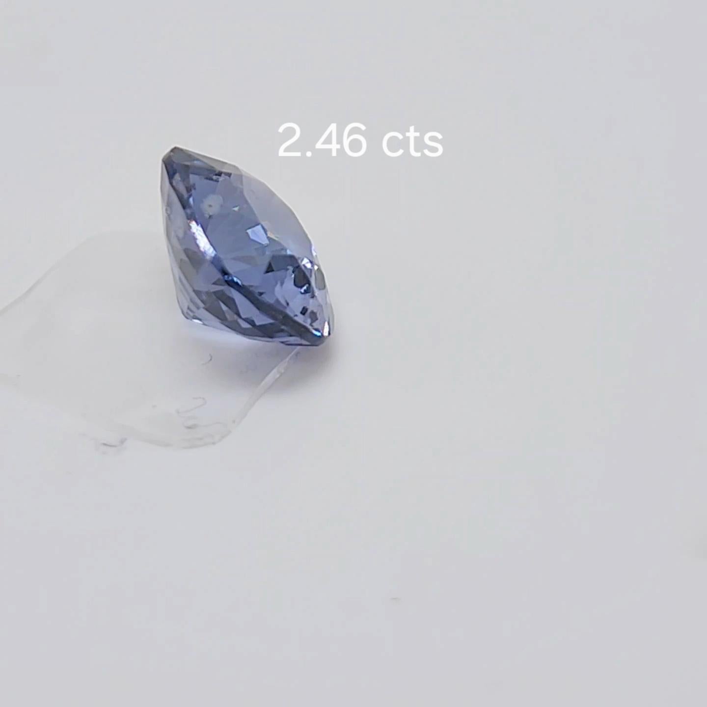 Spinello 2,46 carati. Bellissimo Spinello di colore blu proveniente dallo Sri Lanka. in vendita 1