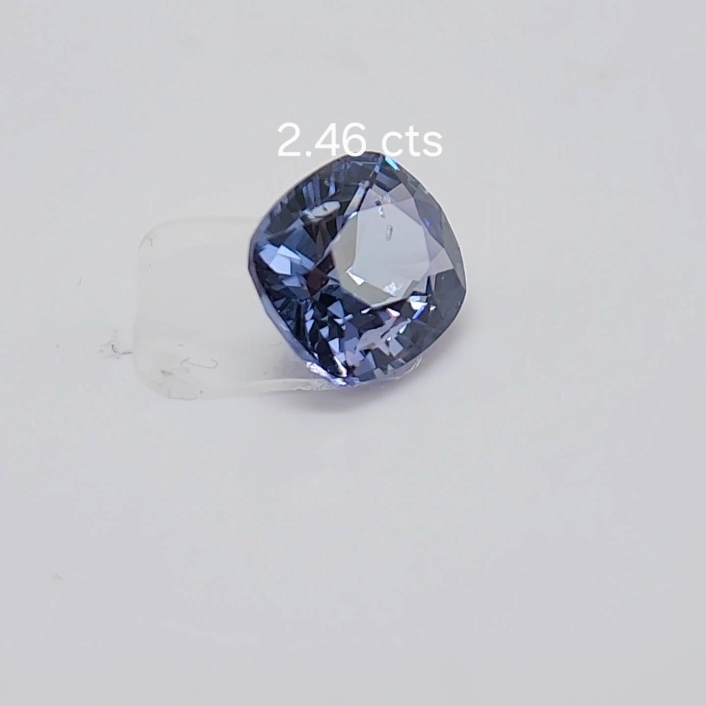 Spinello 2,46 carati. Bellissimo Spinello di colore blu proveniente dallo Sri Lanka. in vendita 2