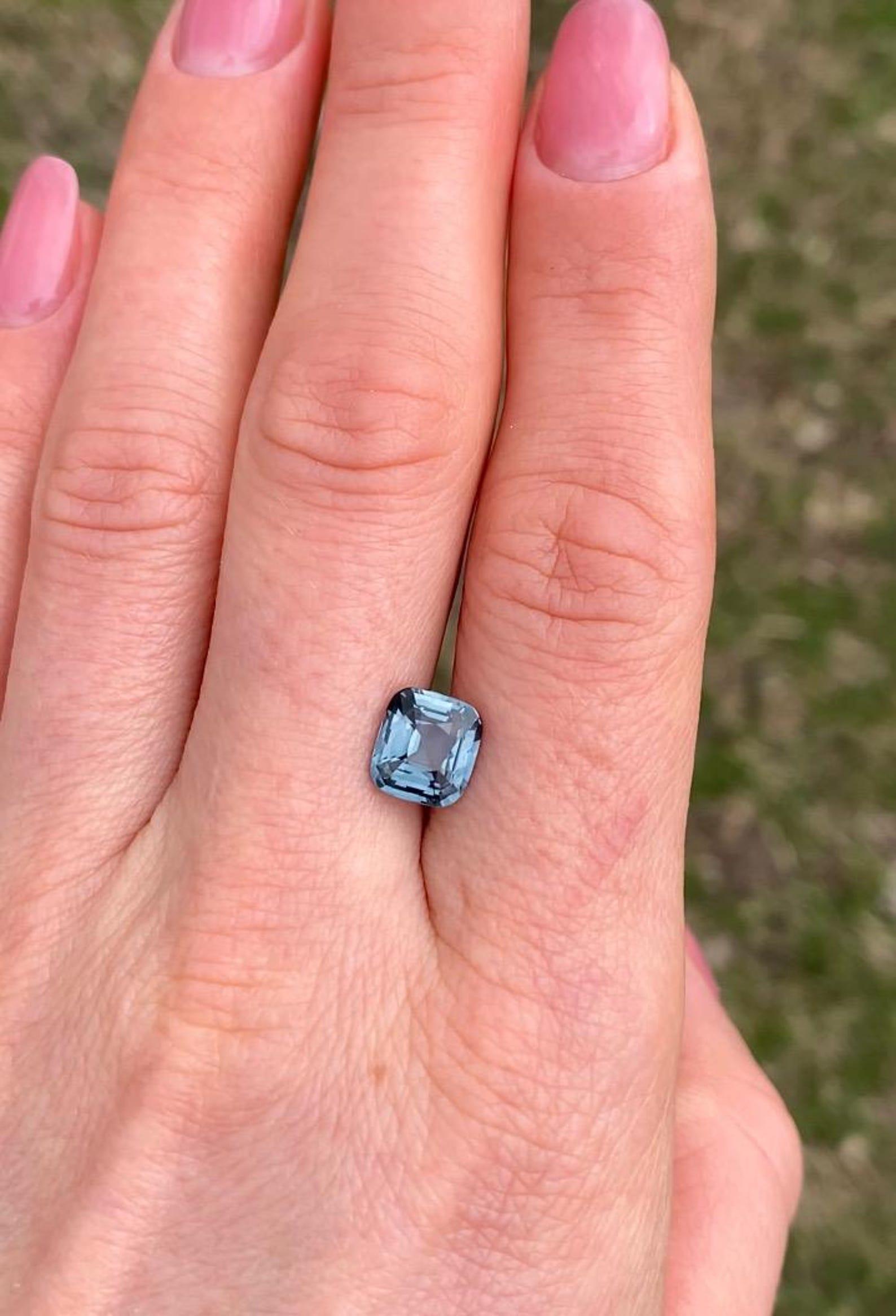 Spinelle gris-bleu 2,61 carats, pierre précieuse naturelle libre de haute qualité, coussin, Tanzanie en vente 3