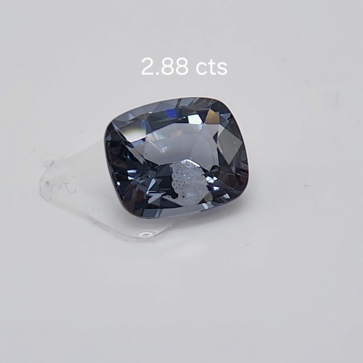 Spinello 2,88 carati. Bellissimo Spinello di colore blu proveniente dallo Sri Lanka. in vendita 9