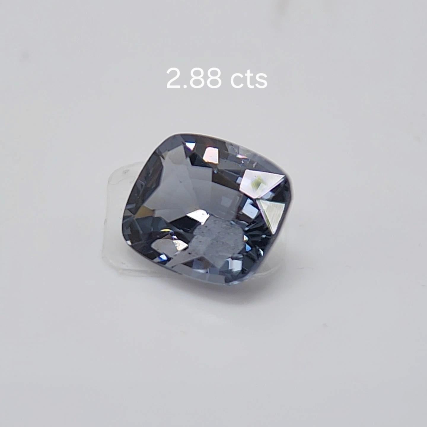 Spinello 2,88 carati. Bellissimo Spinello di colore blu proveniente dallo Sri Lanka. in vendita 11