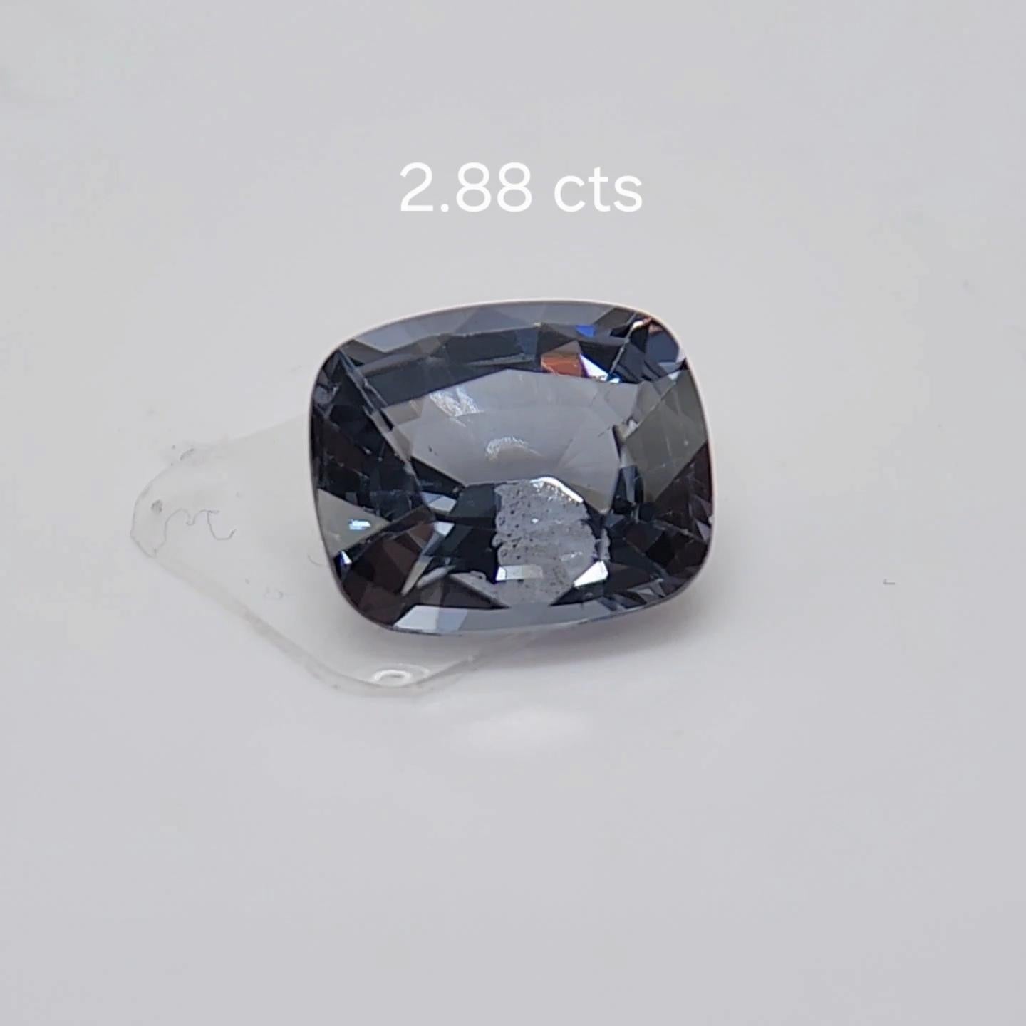 Spinello 2,88 carati. Bellissimo Spinello di colore blu proveniente dallo Sri Lanka. In condizioni Nuovo in vendita a Brooklyn, NY