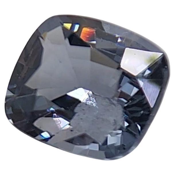 Spinello 2,88 carati. Bellissimo Spinello di colore blu proveniente dallo Sri Lanka. in vendita