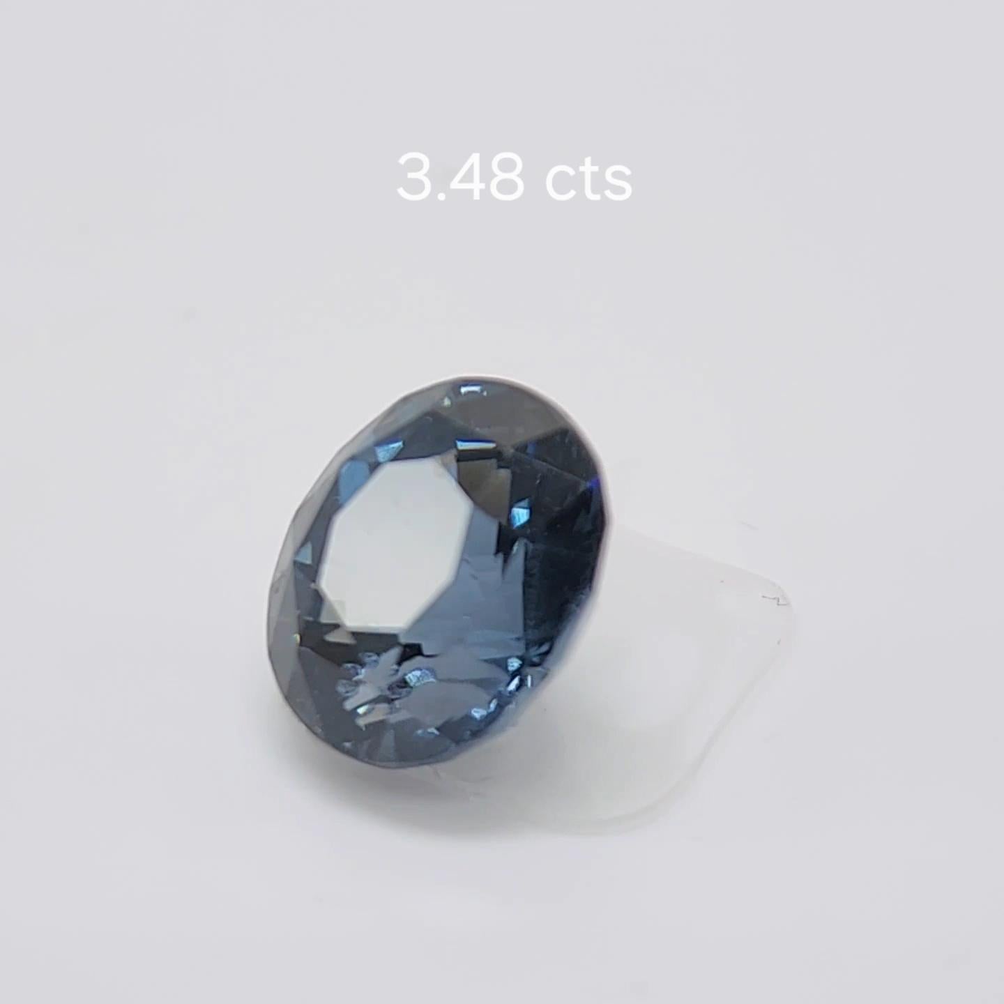 Spinello 3,48 carati. Bellissimo blu  Spinello di colore dello Sri lanka. in vendita 6