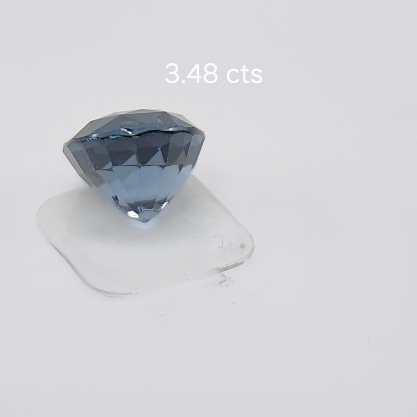 Spinello 3,48 carati. Bellissimo blu  Spinello di colore dello Sri lanka. in vendita 10
