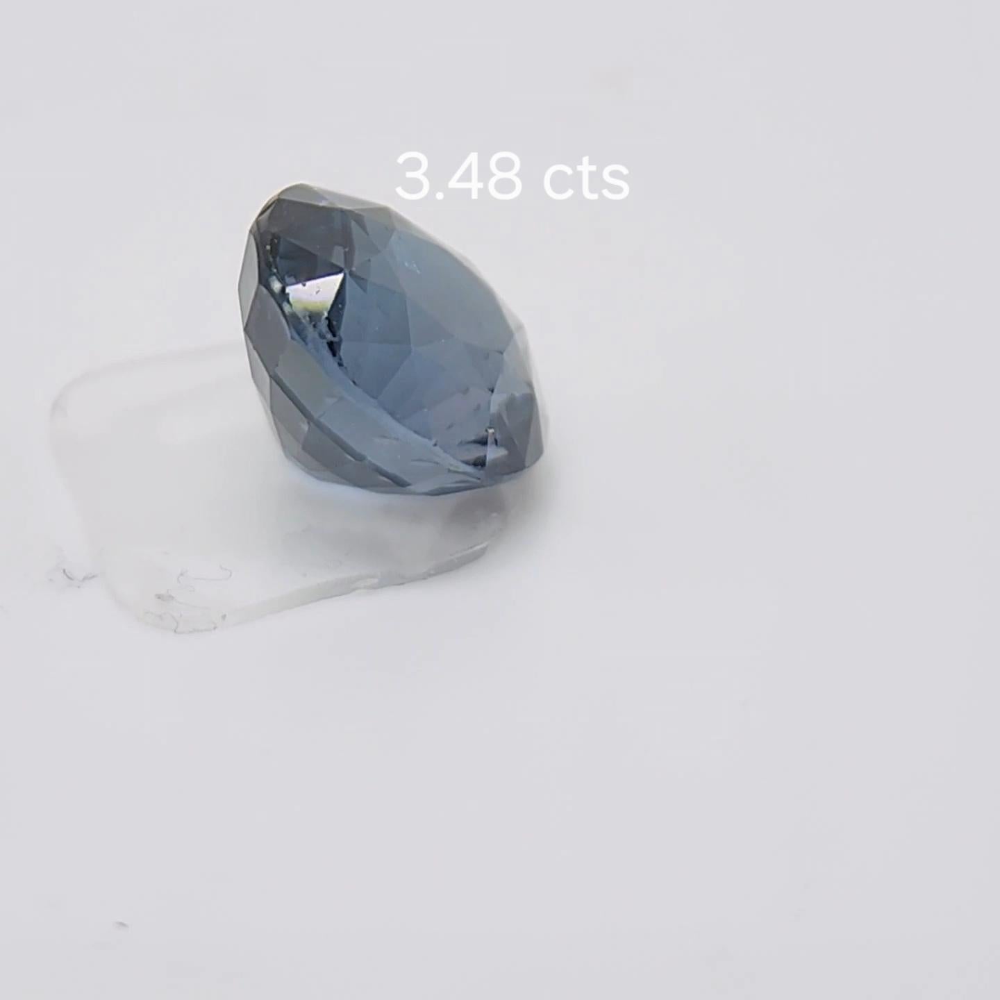 da uomo o donna Spinello 3,48 carati. Bellissimo blu  Spinello di colore dello Sri lanka. in vendita