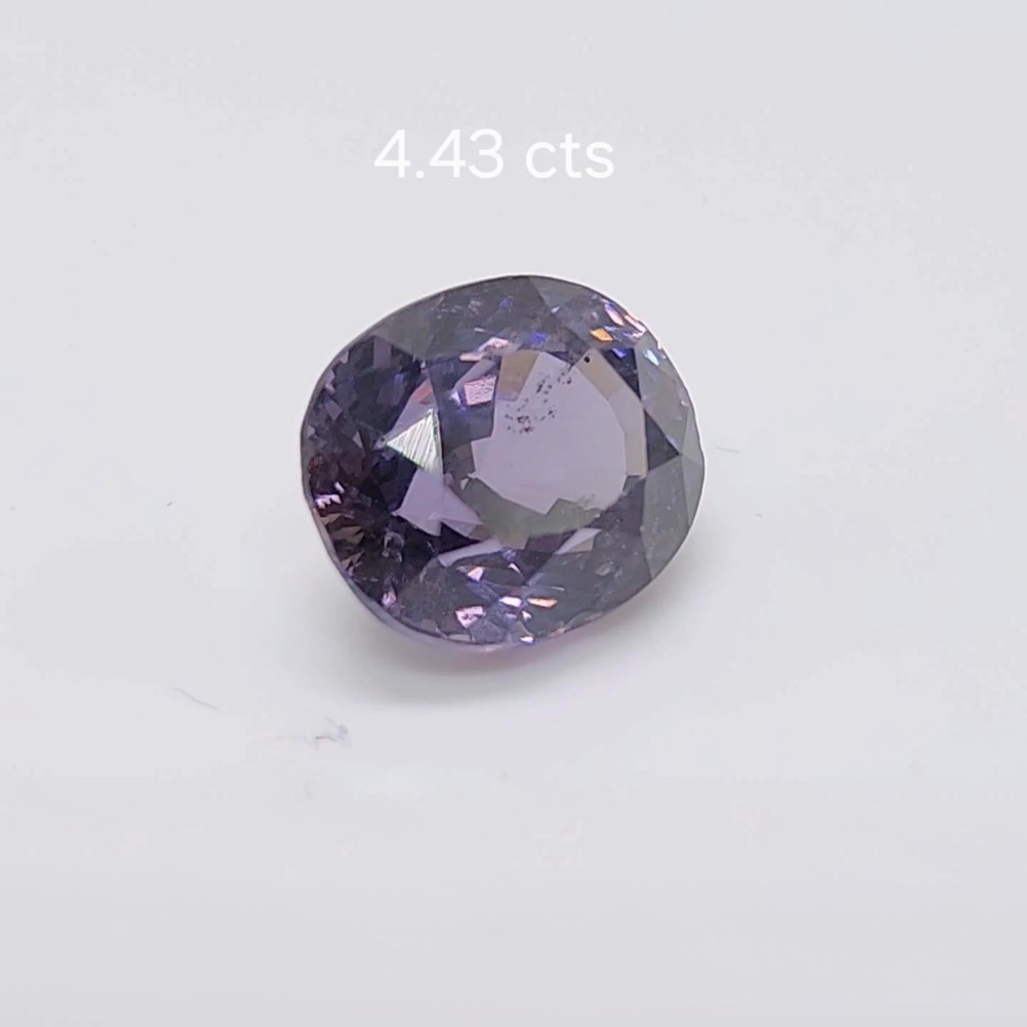 Taille ovale Spinelle 4,43 cts. Un beau violet  Spinelle du Sri Lanka de couleur en vente