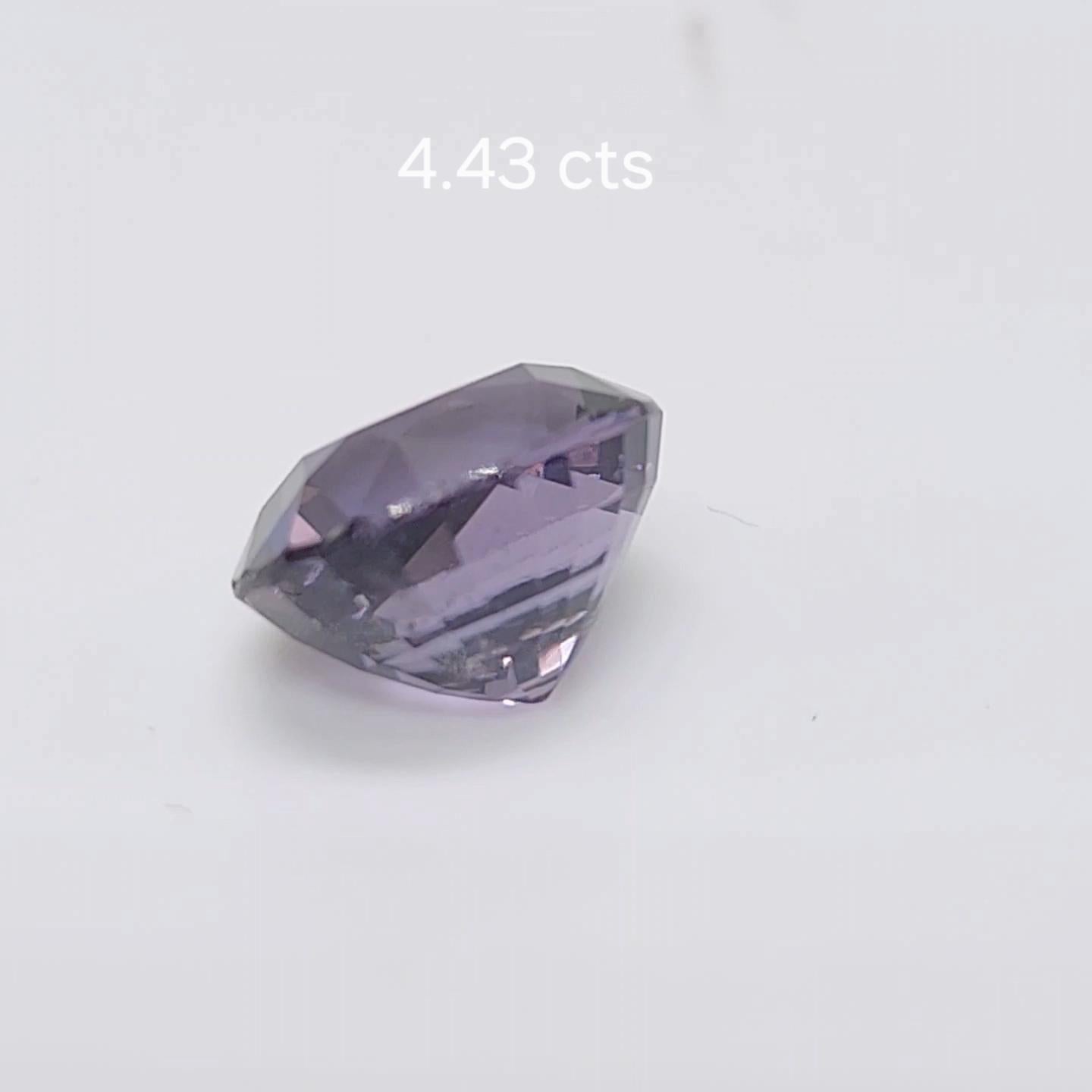 Spinelle 4,43 cts. Un beau violet  Spinelle du Sri Lanka de couleur en vente 4