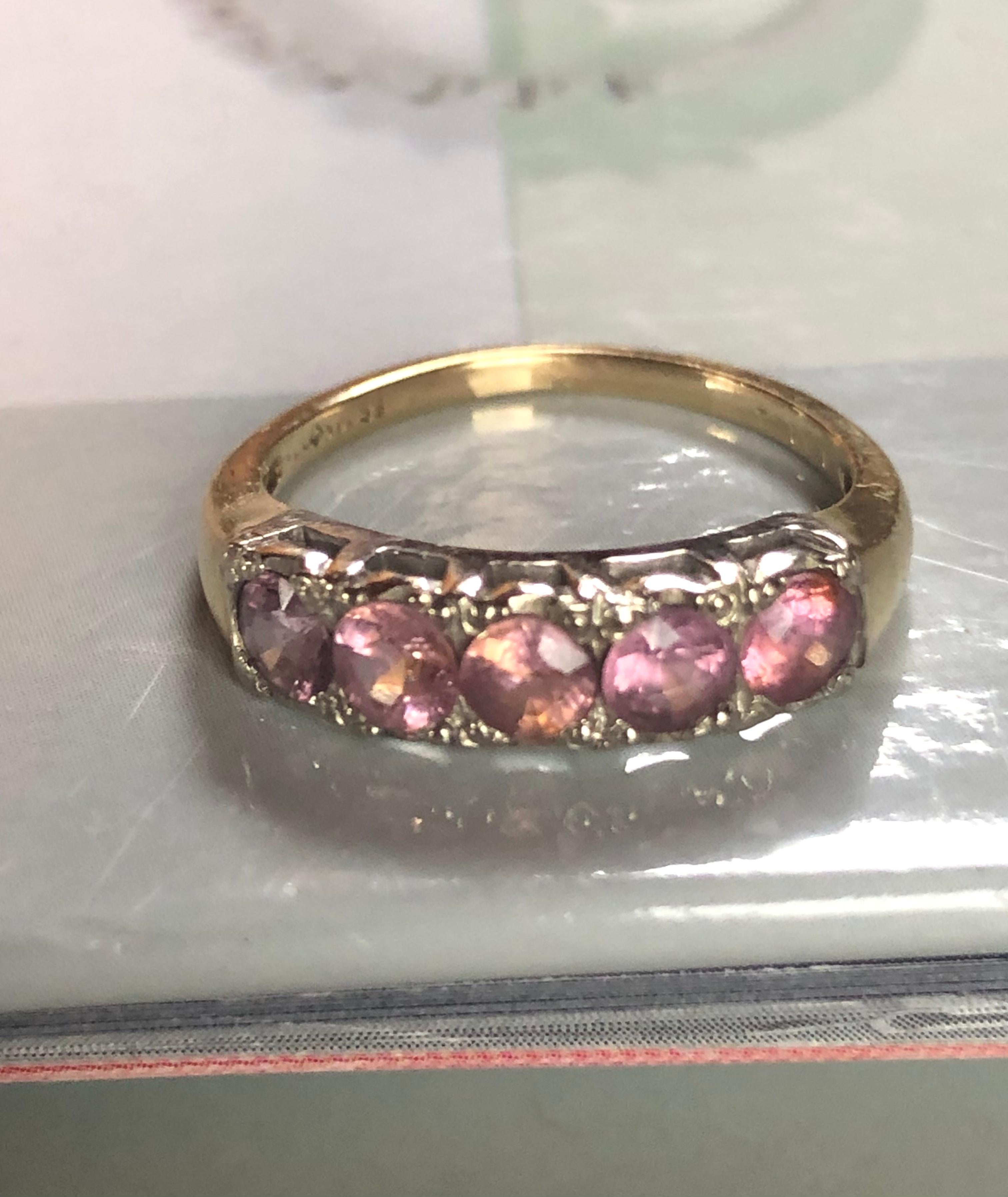 Spinell 5-Stein-Band 14 Karat Gelbgold Ring Vintage By für Damen oder Herren im Angebot