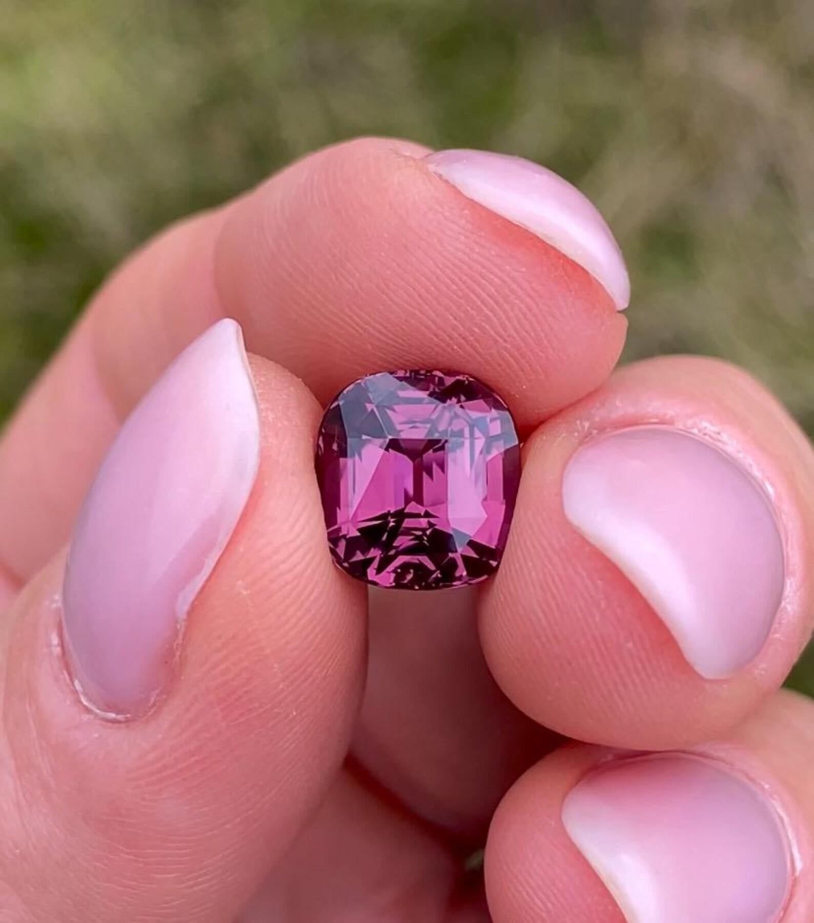 Cushion Cut Spinel 6.05Ct Purplish Pink natural gemstone, Cushion, Tanzania, GIA Certified For Sale