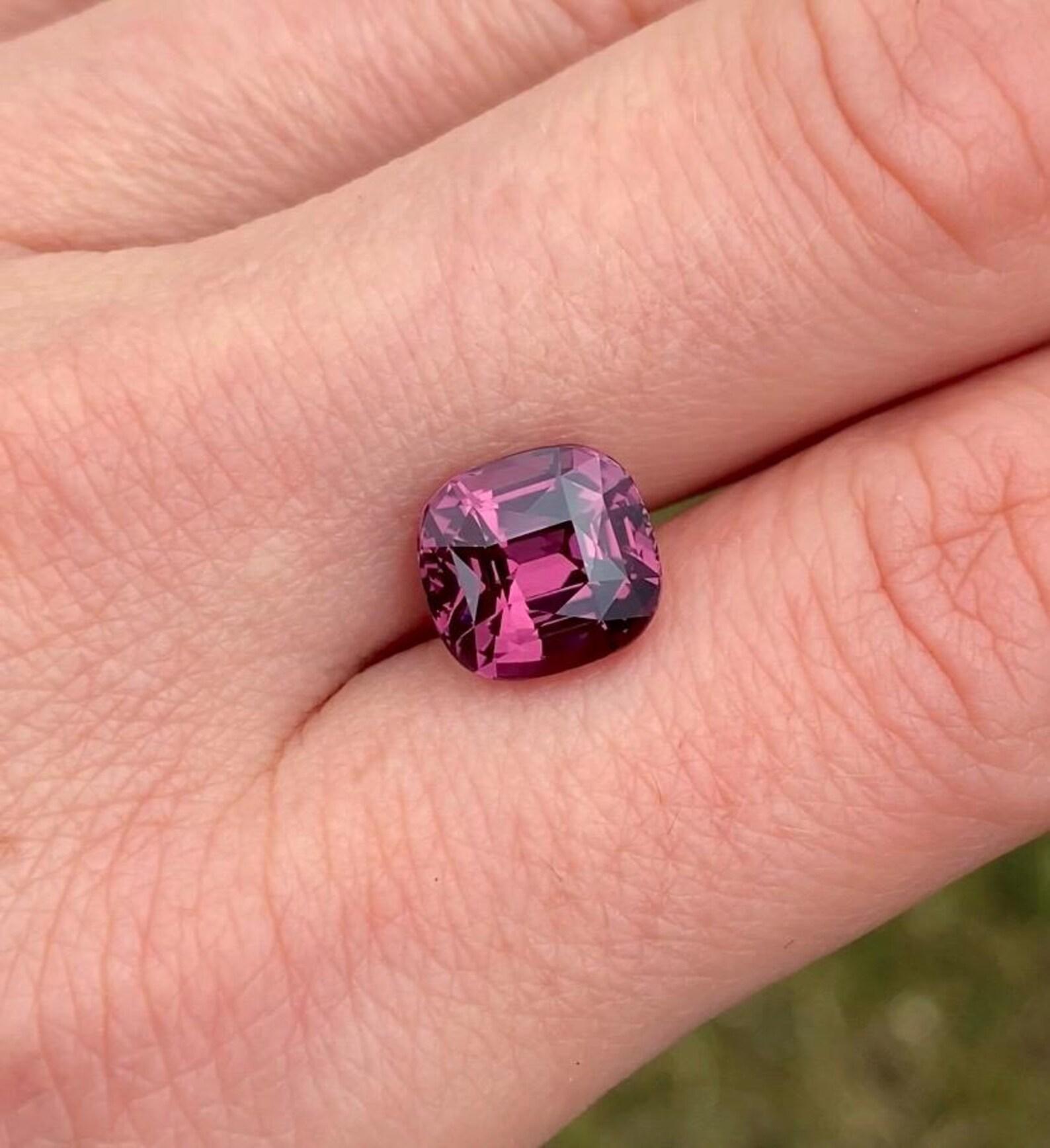 Spinel 6.05Ct Purplish Pink natural gemstone, Cushion, Tanzania, GIA Certified For Sale 3