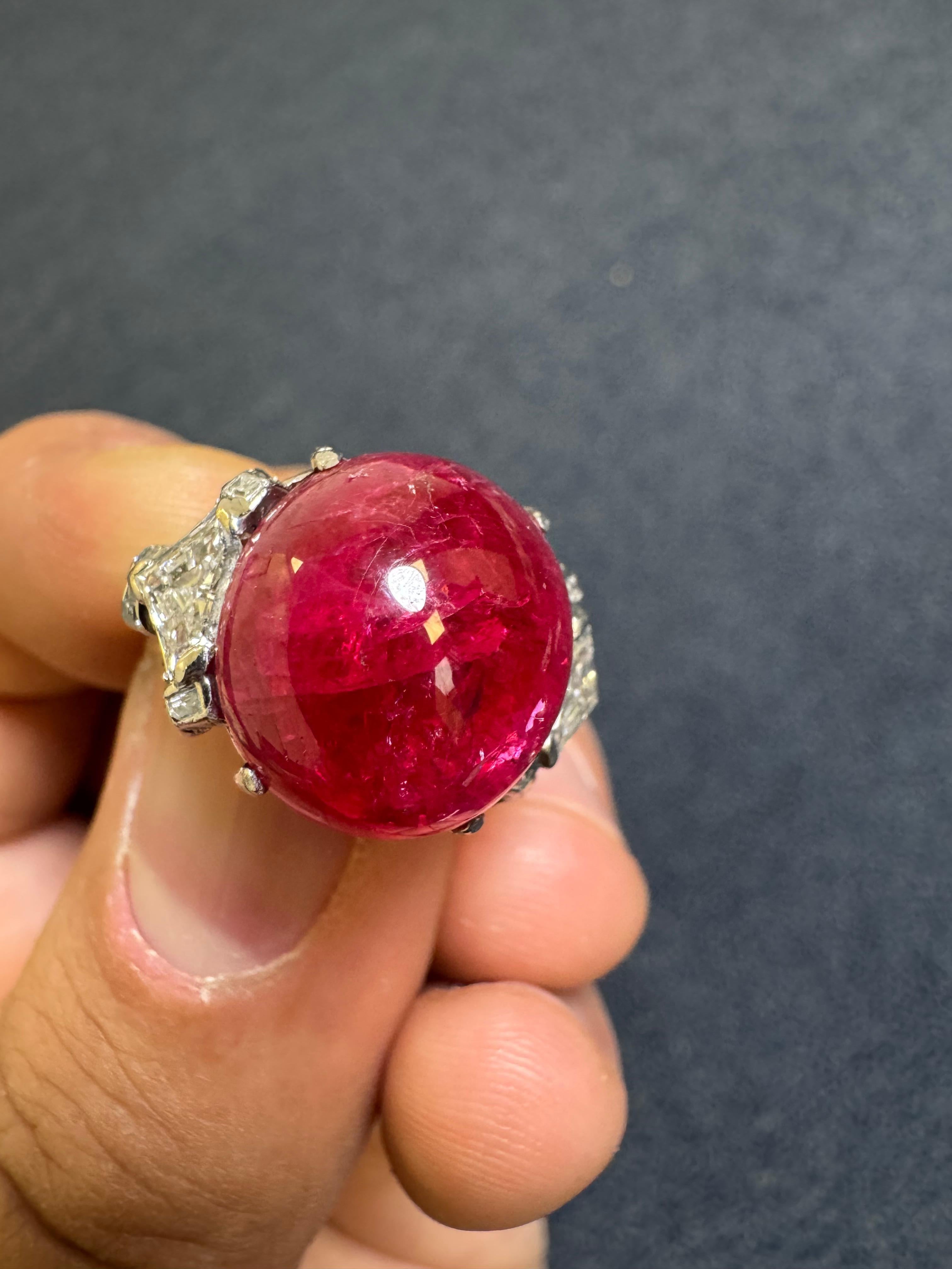 Bague en spinelle et diamant en vente 4