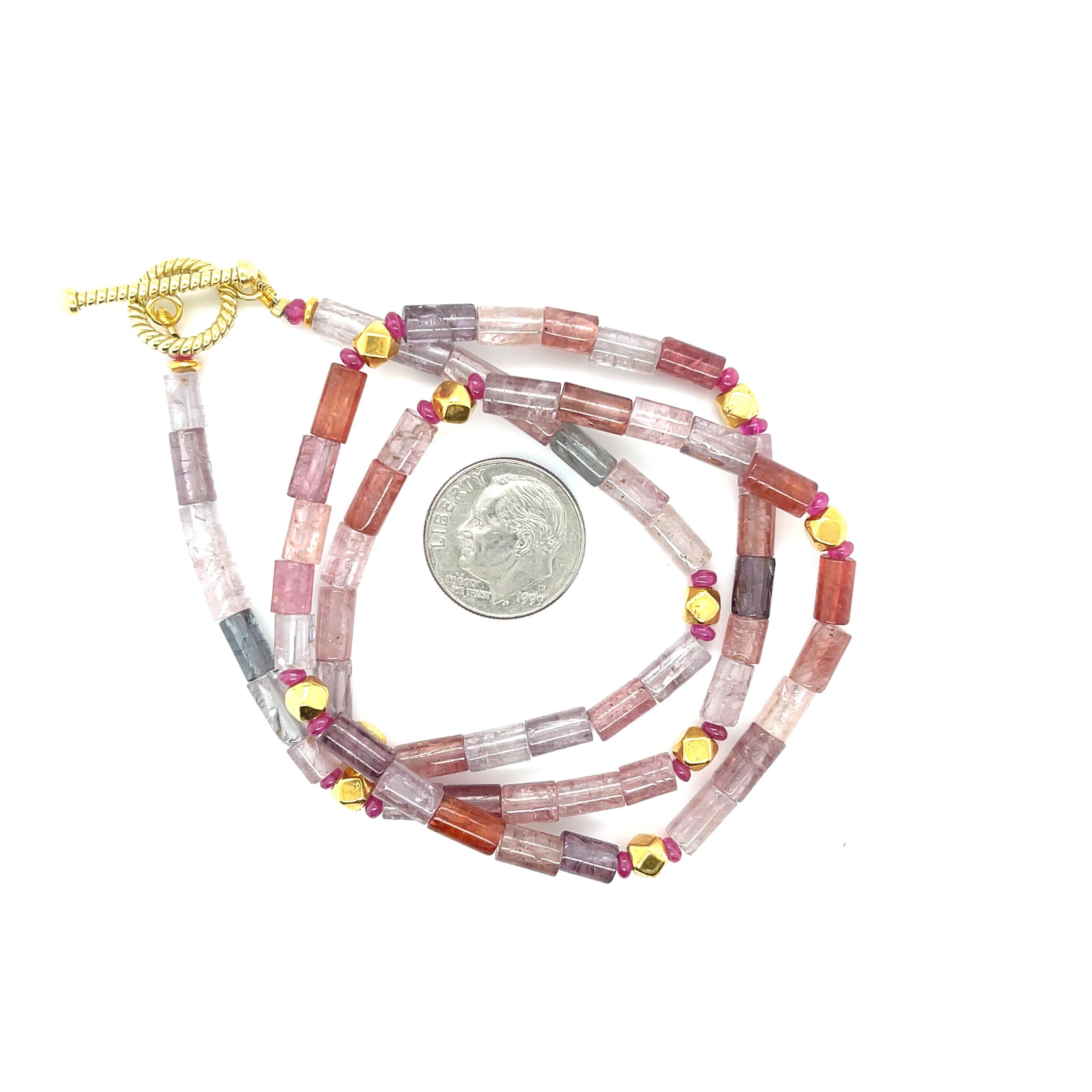 Spinell-Perlen-Halskette mit Akzenten aus 18 Karat Gelbgold und Verschluss, 20 Zoll im Zustand „Neu“ im Angebot in Los Angeles, CA