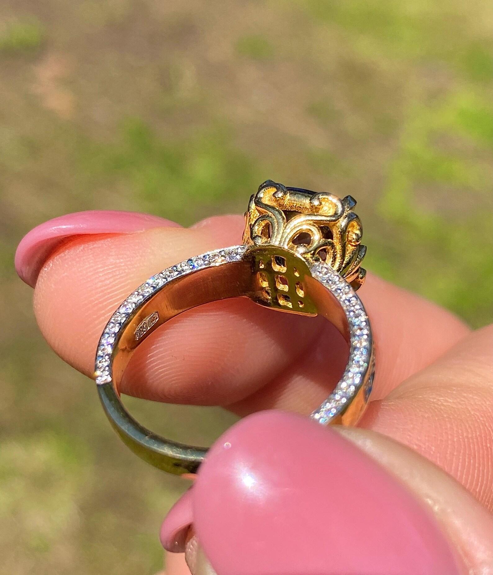Cushion Cut Spinel Blue 3.11Ct and Diamonds natural gemstone Ring, Solid 14Karat Yellow Gold For Sale