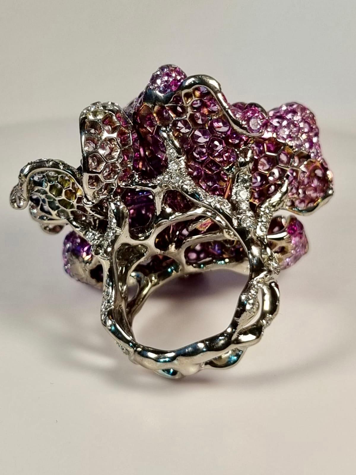 Spinel Blue and Pink Sapphires and Diamond Flower Ring in 18k Gold For Sale 2