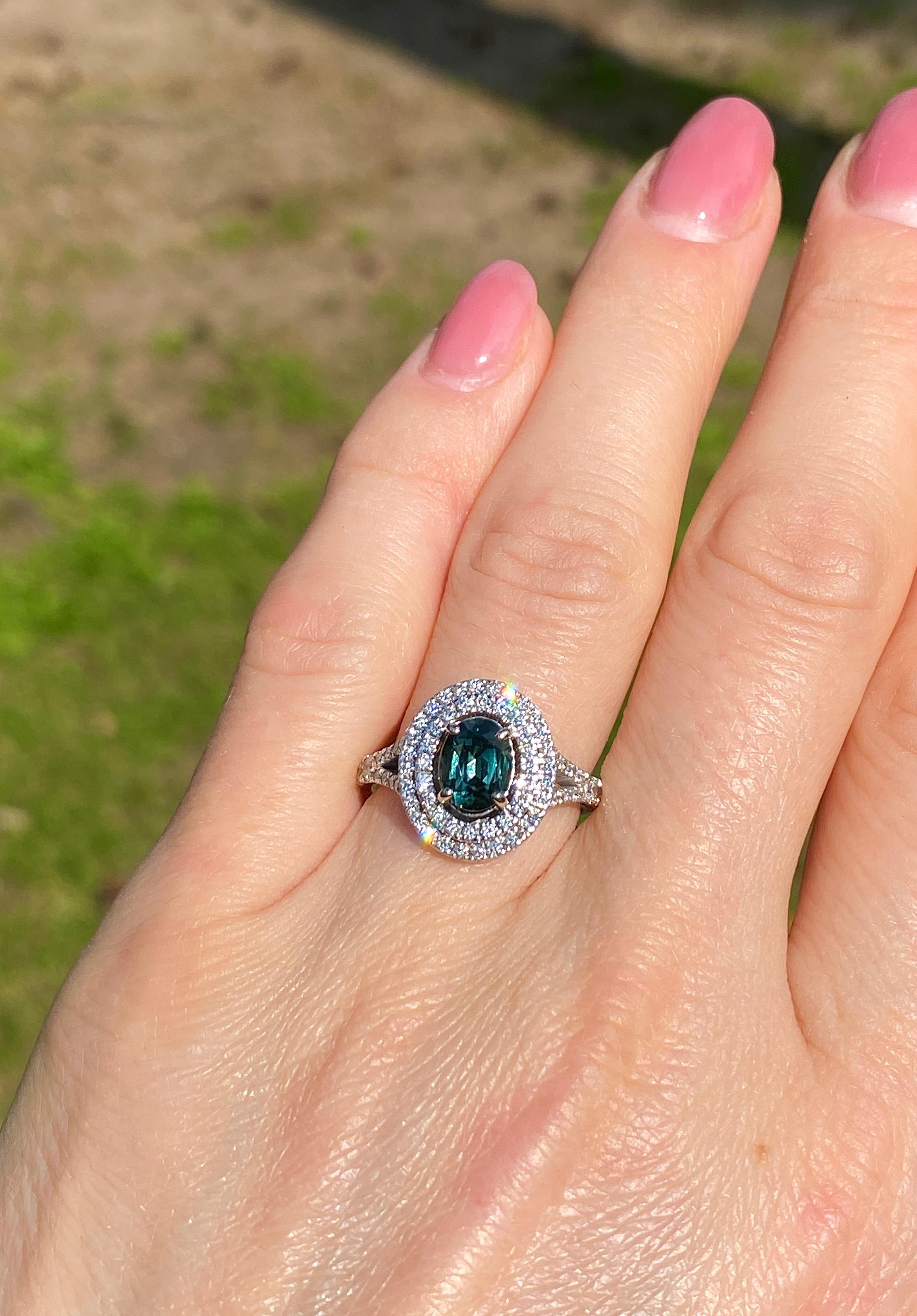 Oval Cut Spinel Blueish Green and Diamonds natural gemstone Ring, 14 Karat White Gold 7US For Sale