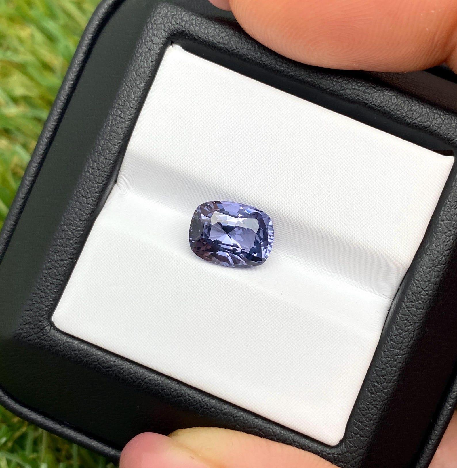 Spinelle Violet bleuté 3.05Ct pierre précieuse naturelle, Coussin Tanzanie, Certificat GFCO Unisexe en vente