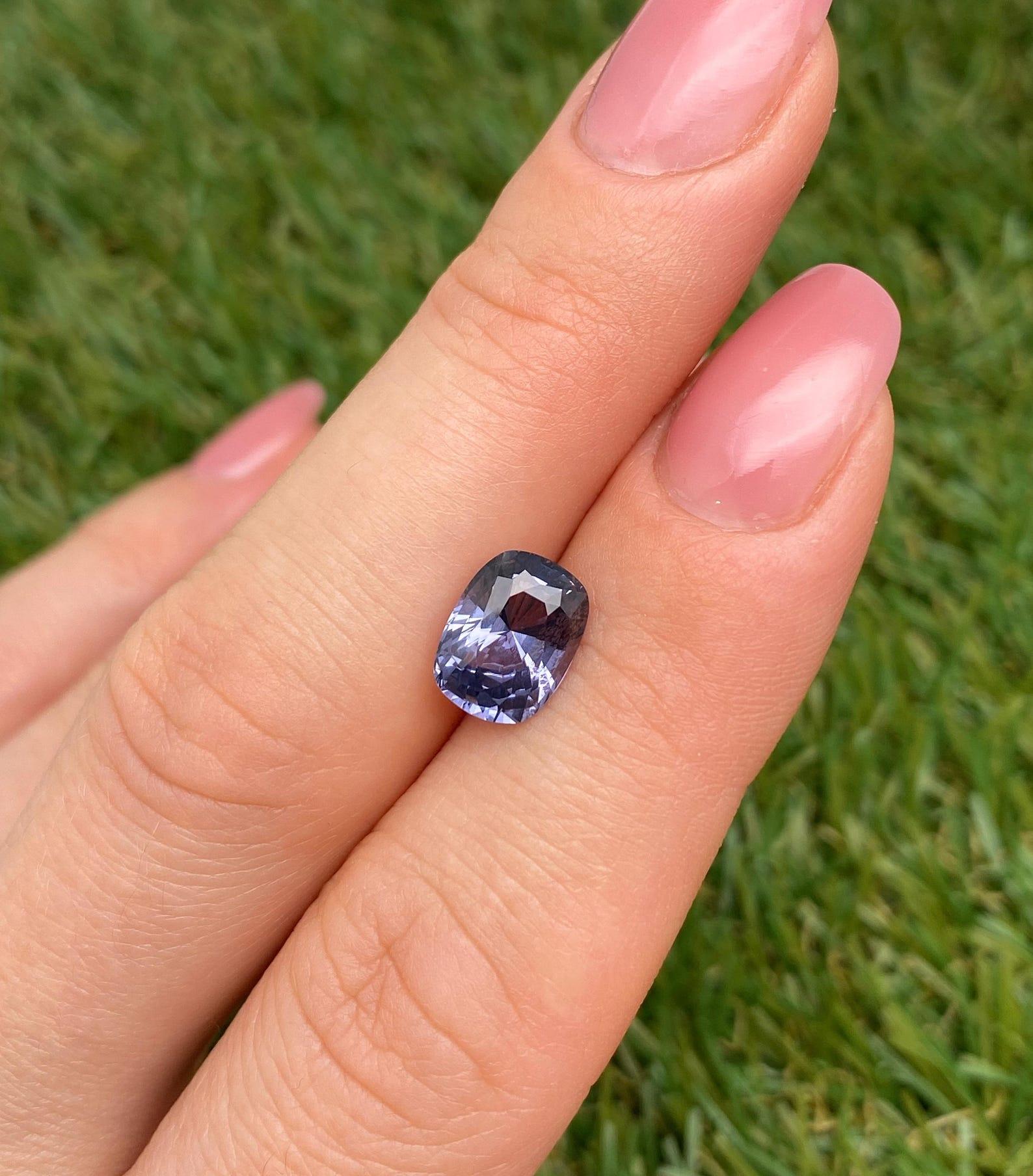 Spinelle Violet bleuté 3.05Ct pierre précieuse naturelle, Coussin Tanzanie, Certificat GFCO en vente 3